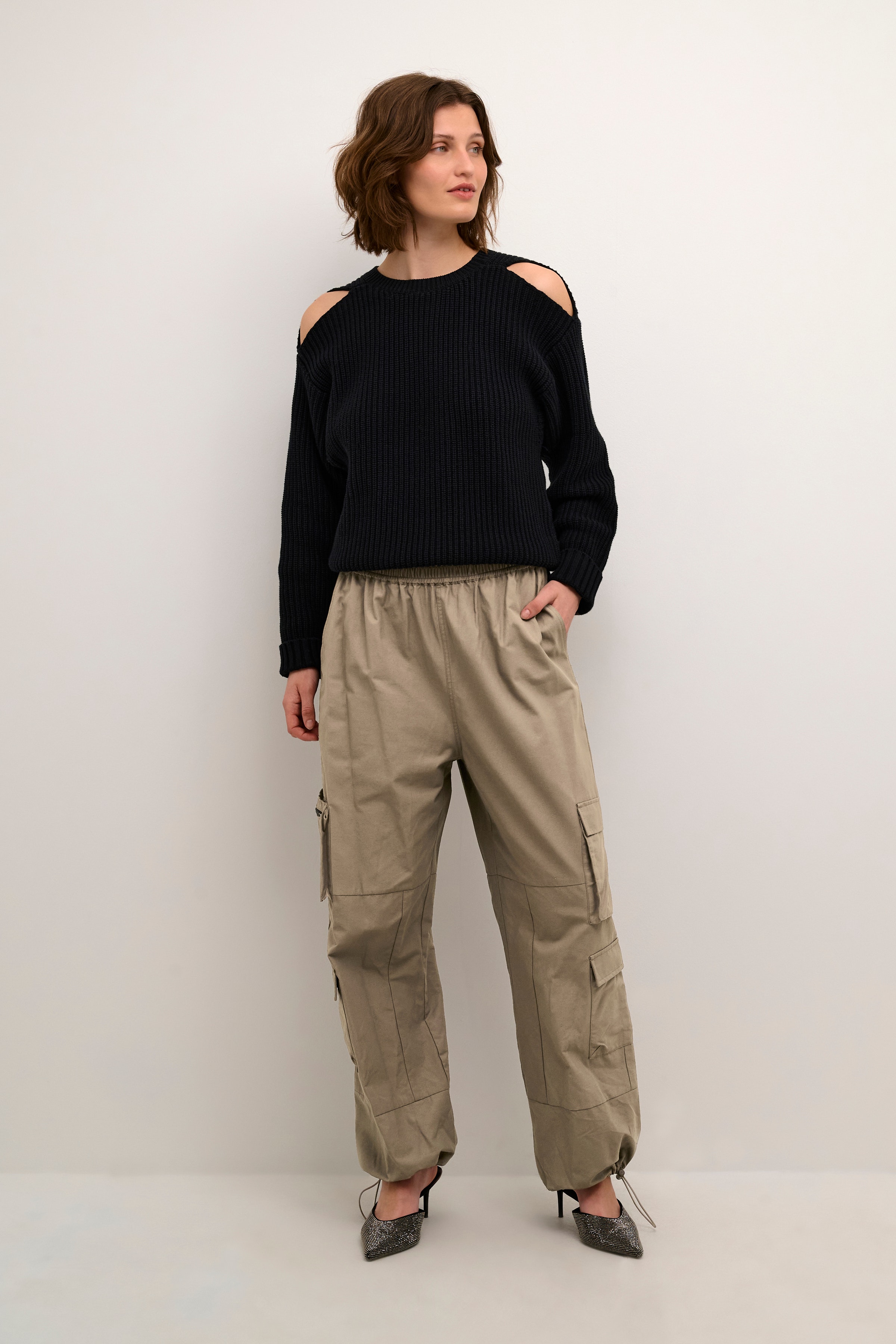 JamieKB Hose LOOKBOOK FRONT 10104434-181112