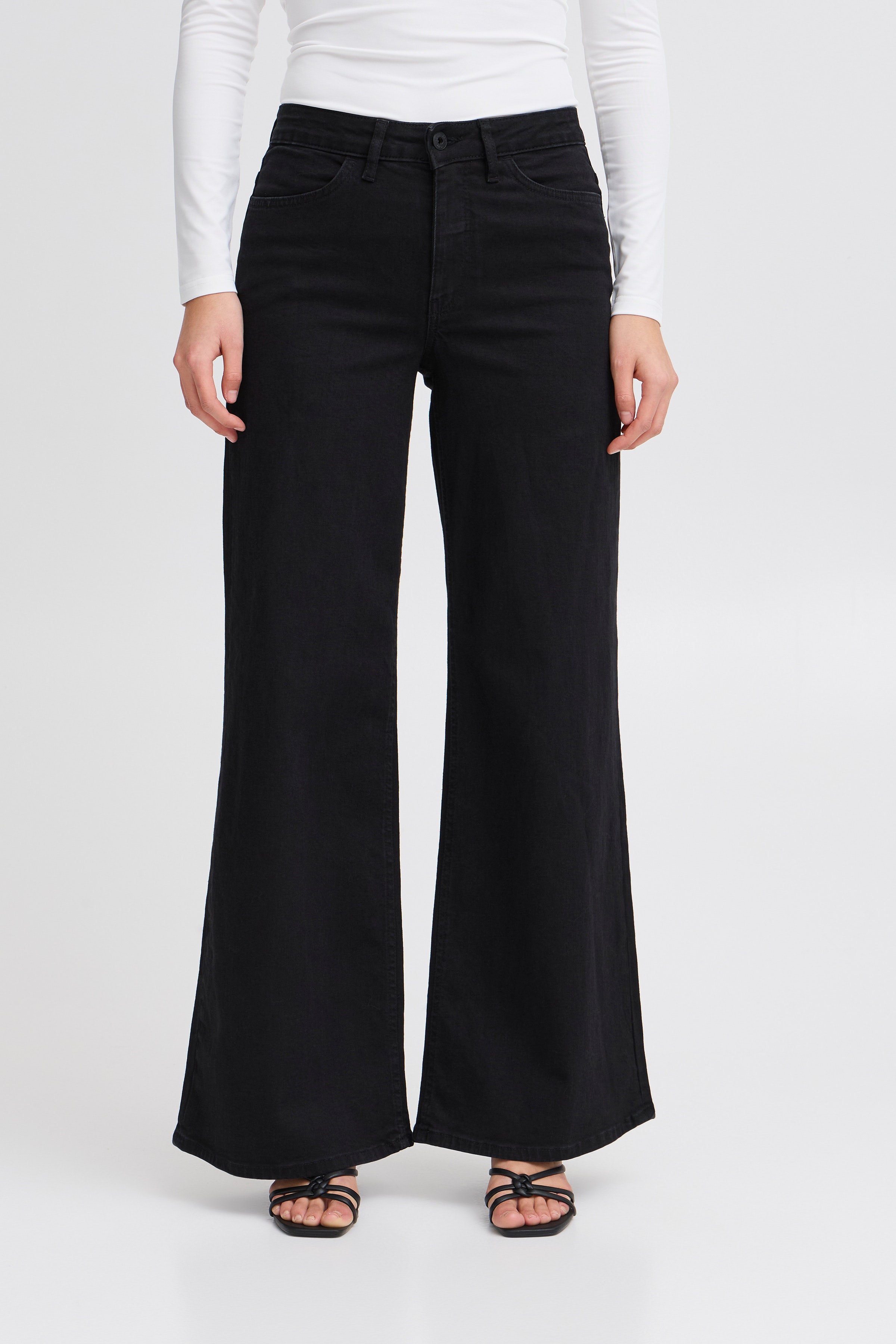 IHTWIGGY WIDE Jeans LOOKBOOK FRONT 20119022-194008