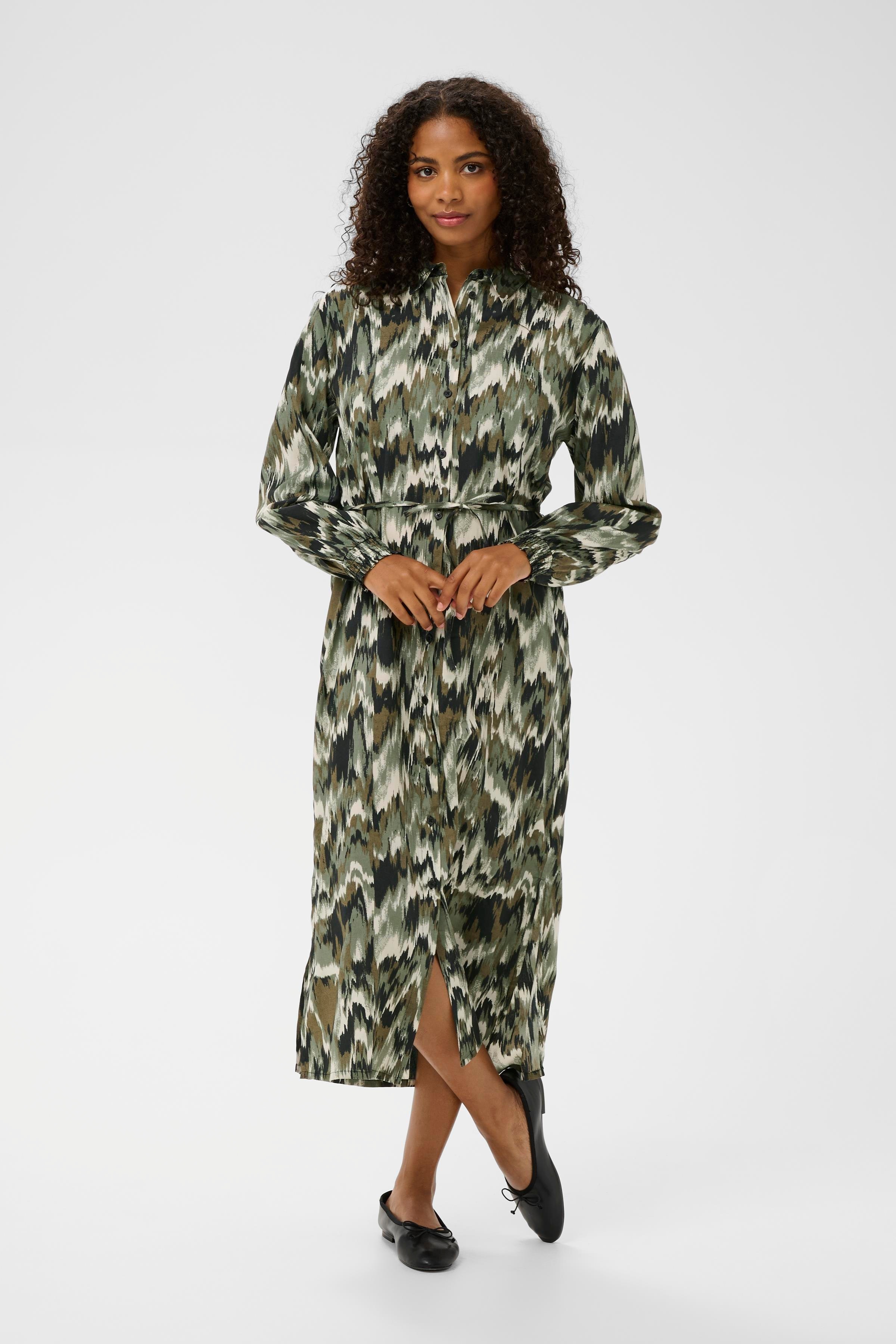 KAkia Kleid LOOKBOOK FRONT 10511176-108748