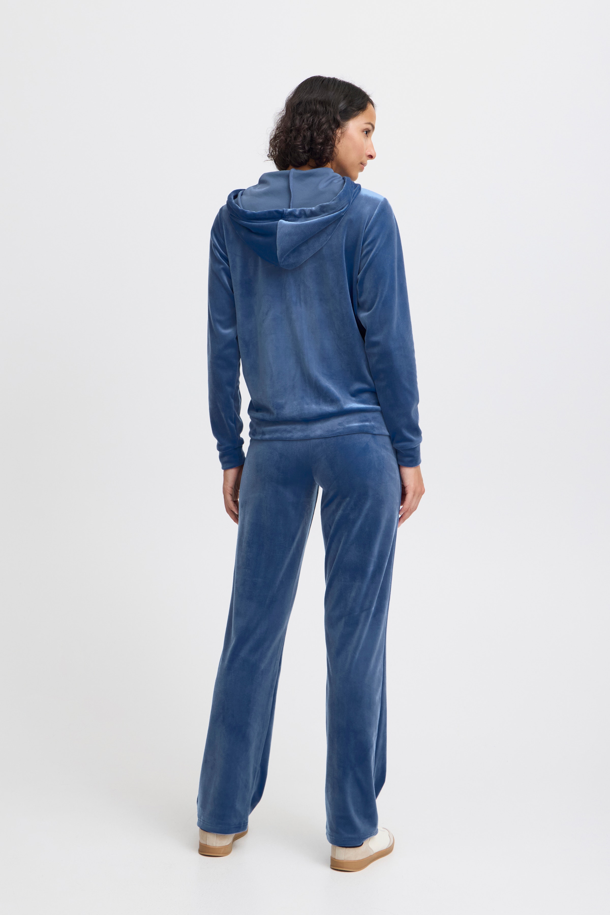 BYSTILLA Veloursett LOOKBOOK BACK 20816019-183929