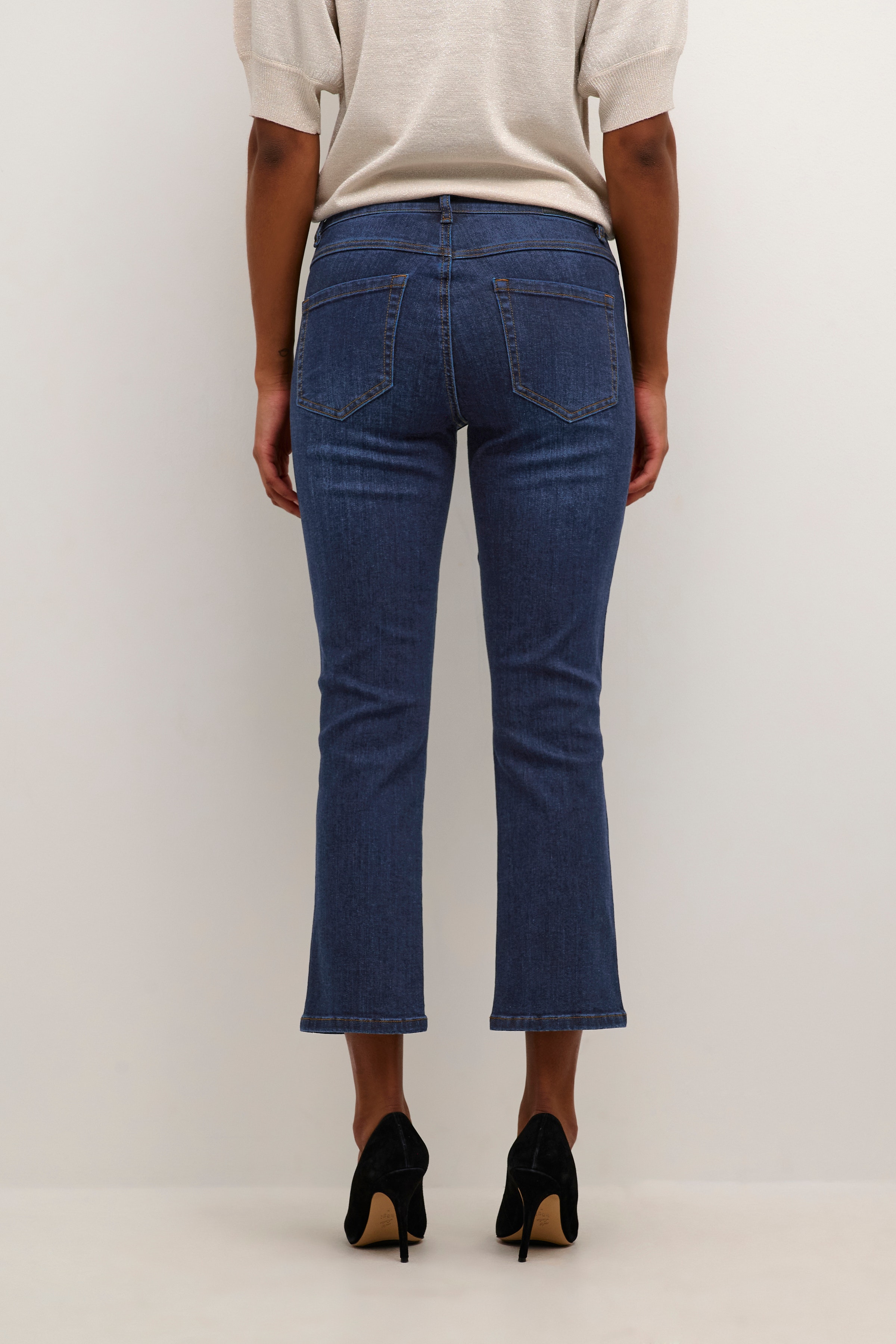 KAsinem Cropped Jeans LOOKBOOK FRONT 10506133-100316