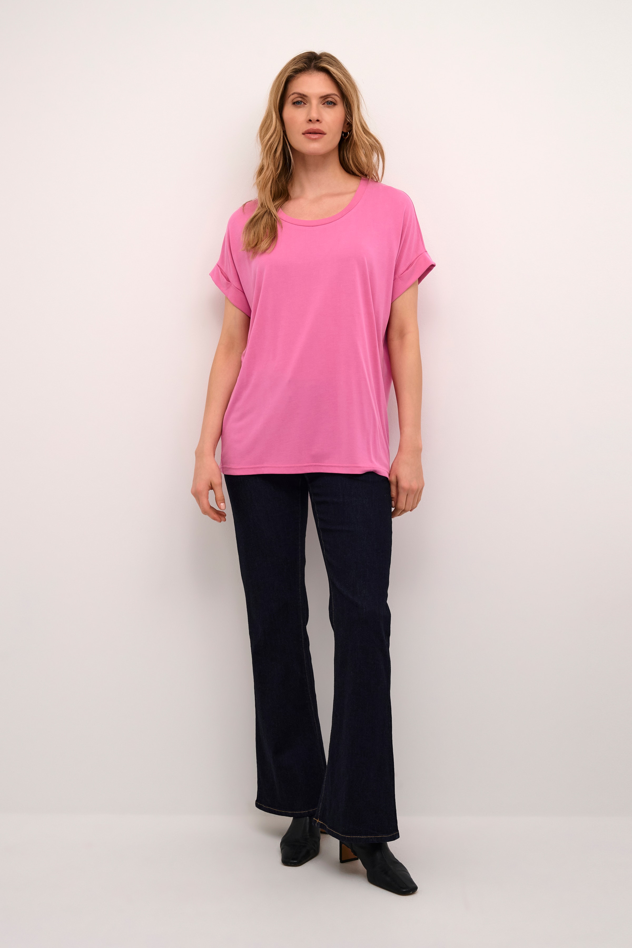 Kajsa T-shirt LOOKBOOK FRONT 50103468-172627