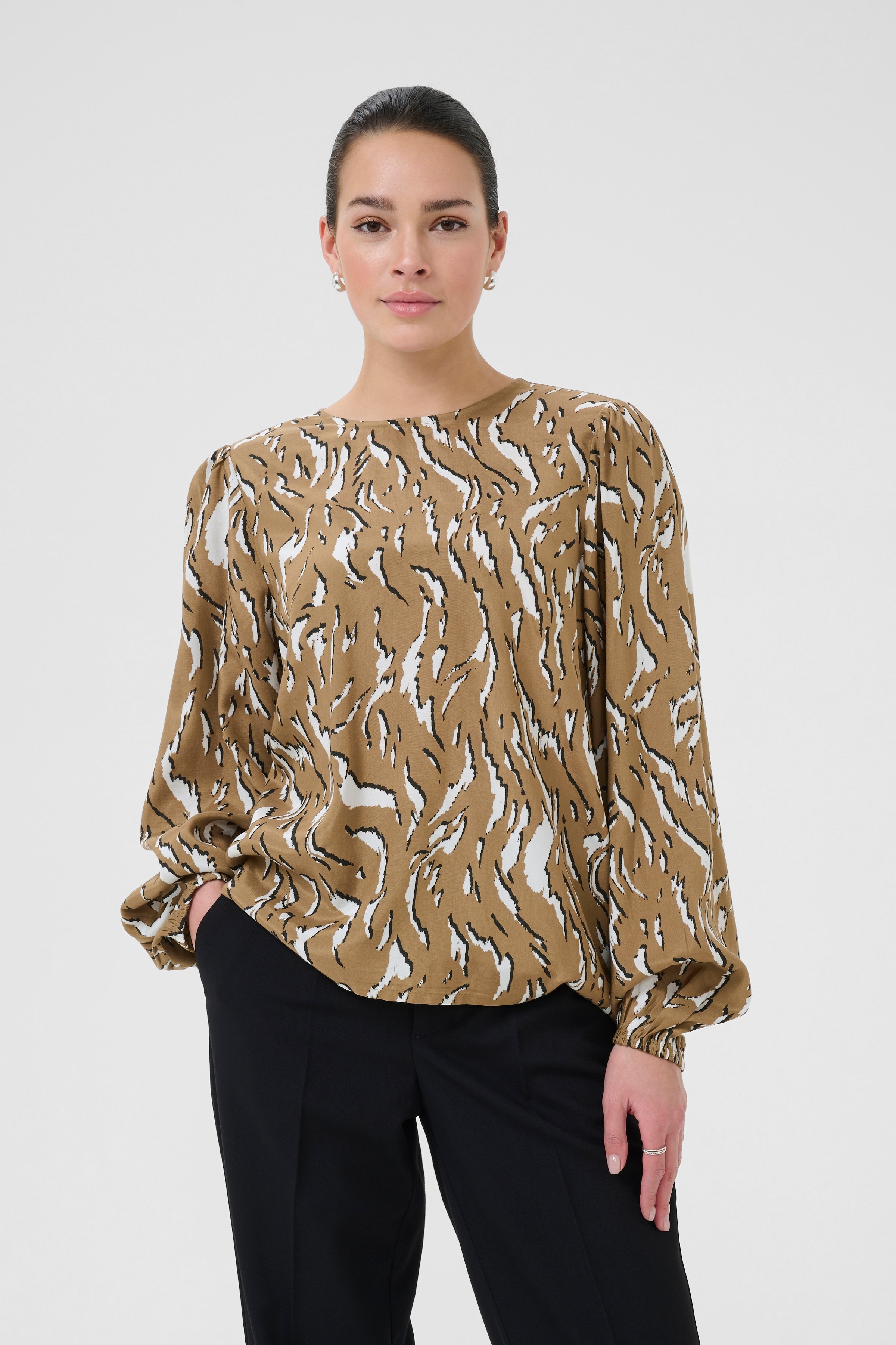 KAmille Bluse LOOKBOOK FRONT 10510519-108184