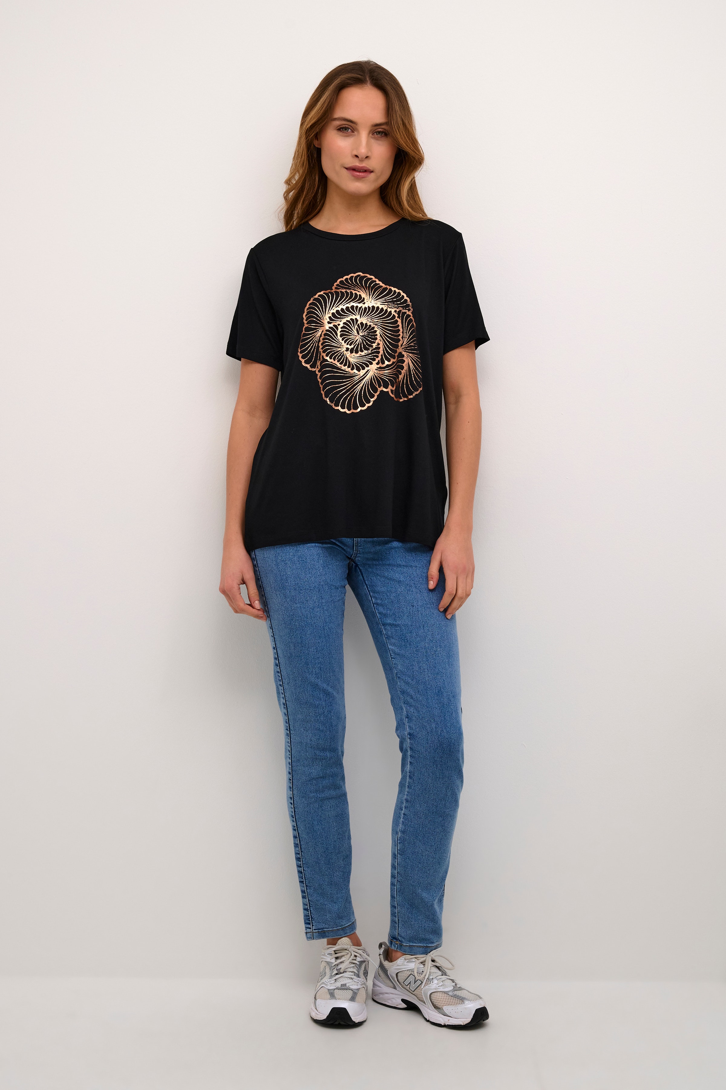 BPhedvika T-shirt LOOKBOOK FRONT 10590666-100121B