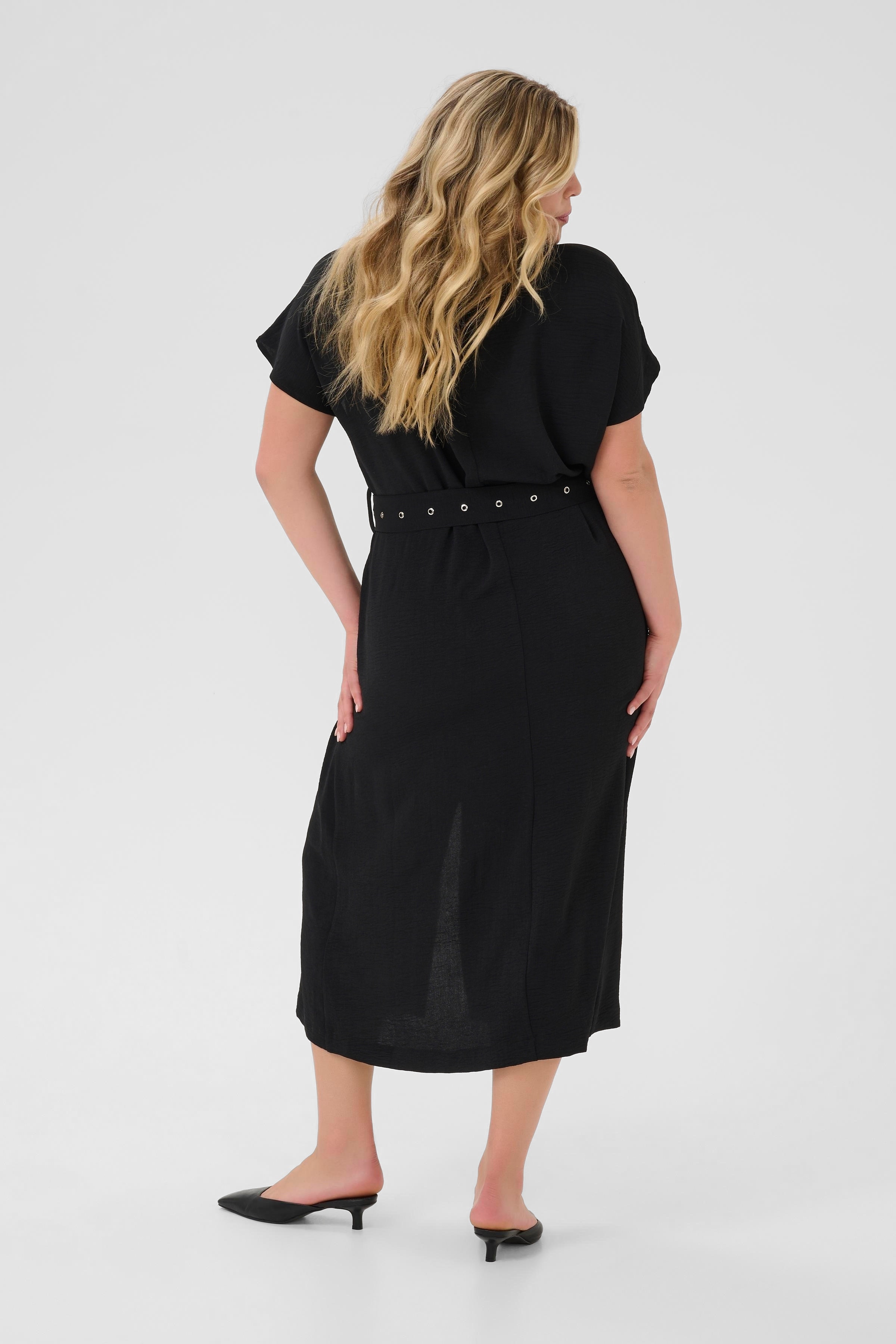 KCtenna Kleid LOOKBOOK BACK 10583434-100121