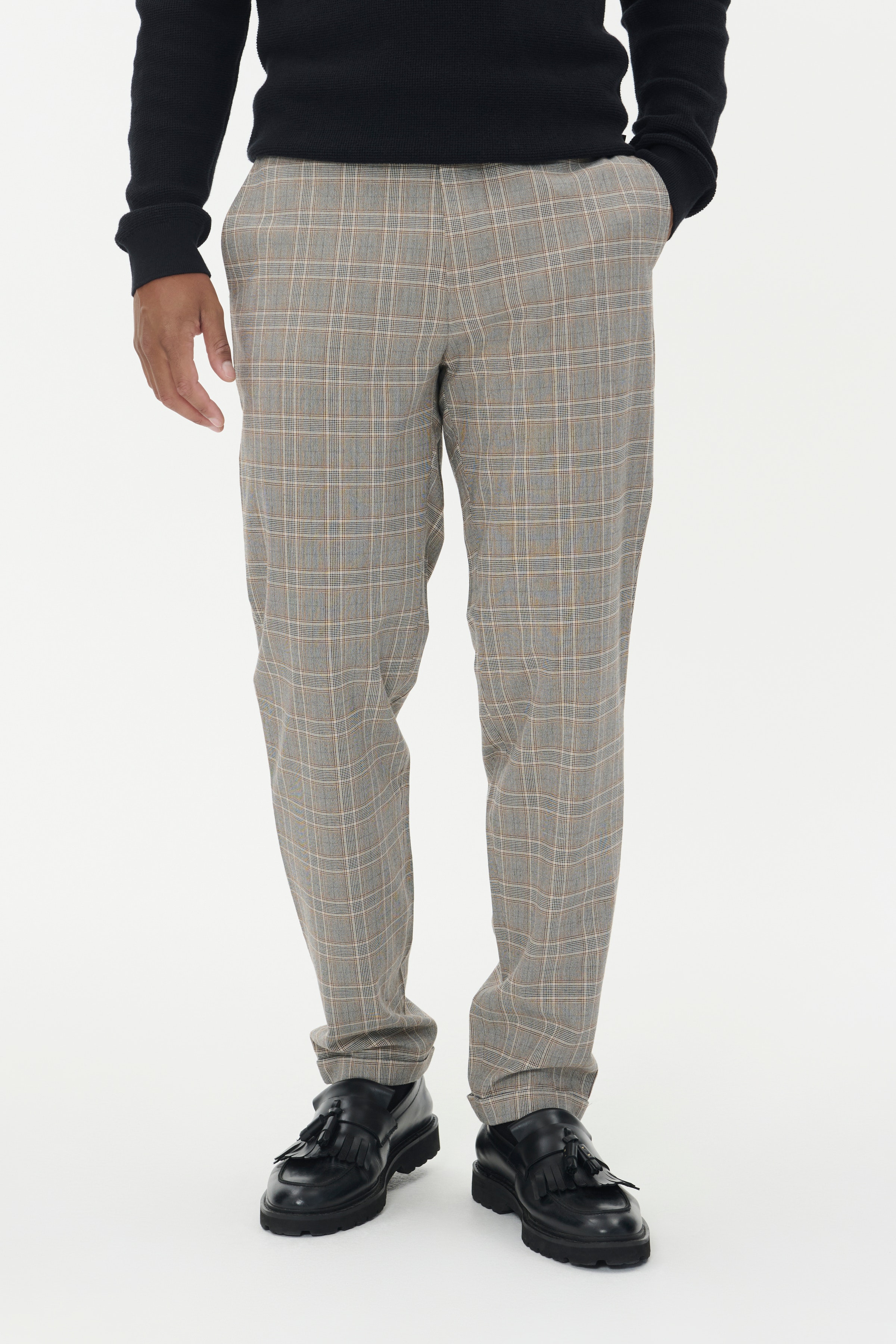 MAliam Trousers LOOKBOOK FRONT 30207329-190808