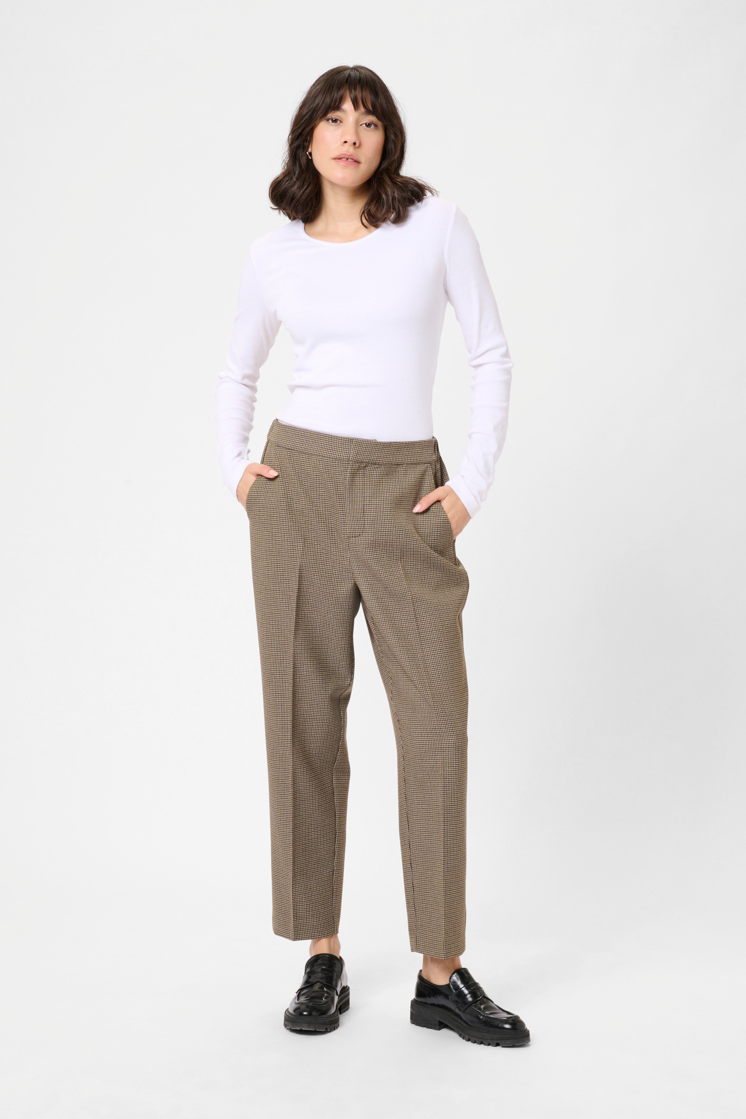 KAelyah Bukser LOOKBOOK FRONT 10510848-108548