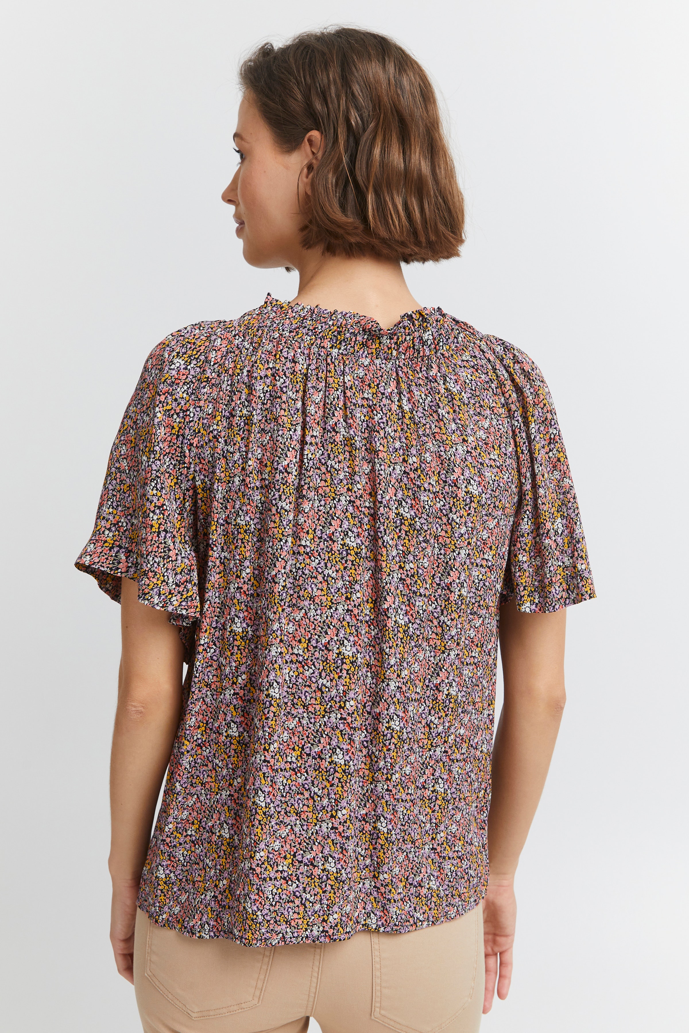 Blouse with short sleeve LOOKBOOK BACK 20610571-201204