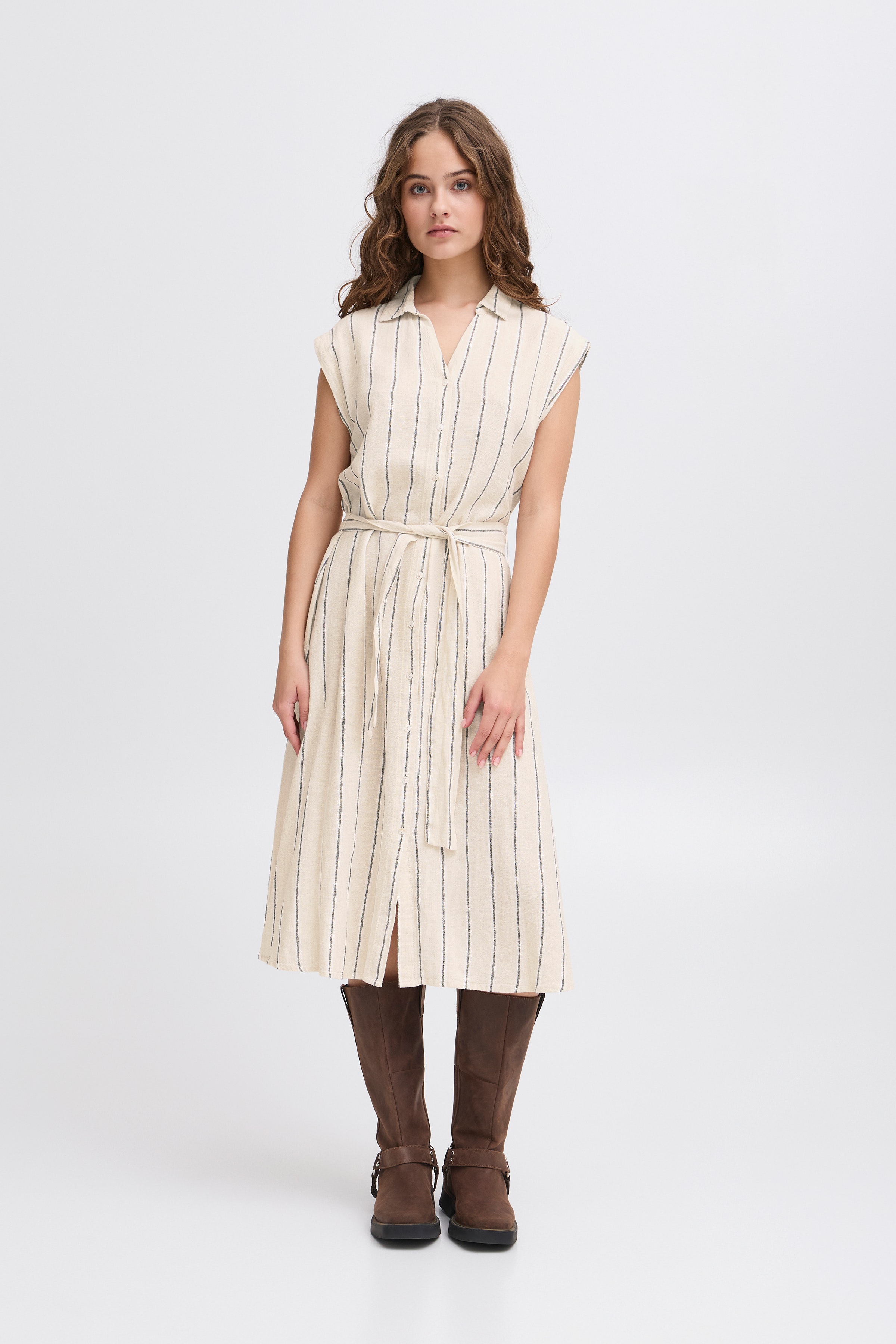 IHLINNO Kjole LOOKBOOK FRONT 20122928-204436