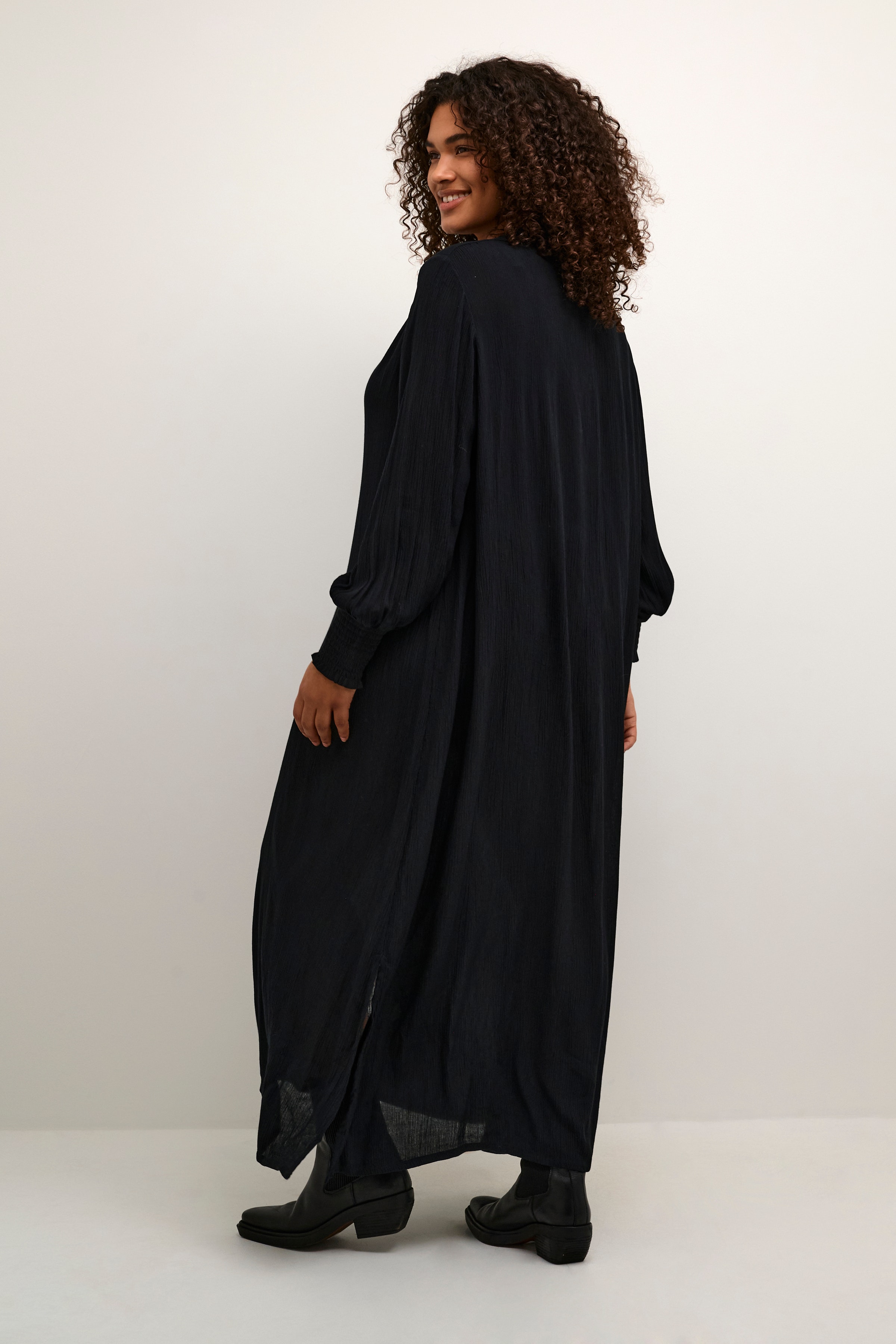 KCmiriam Dress LOOKBOOK BACK 10581690-100121