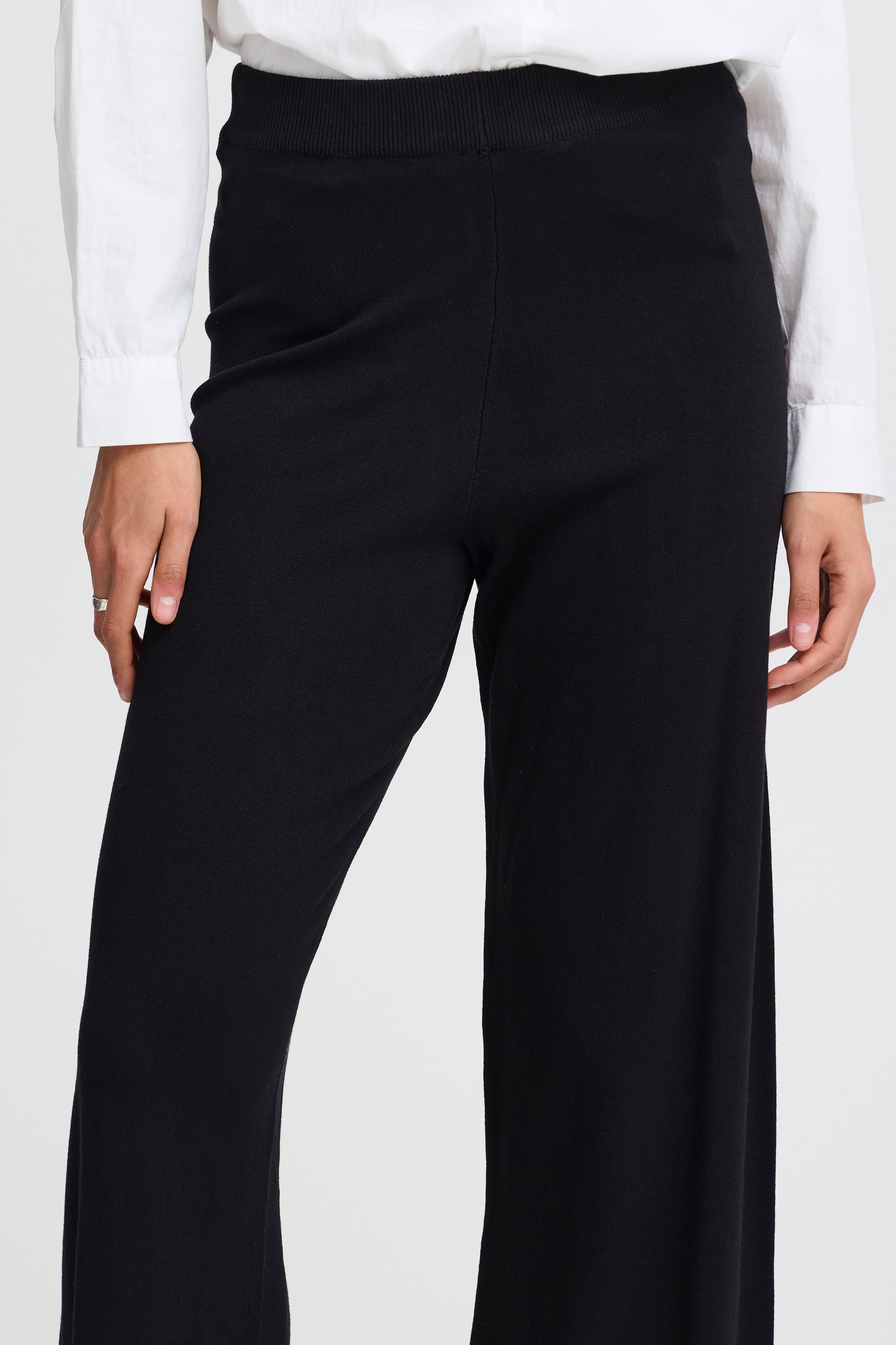 BYMMORLA Trousers LOOKBOOK DETAIL 20815303-200451