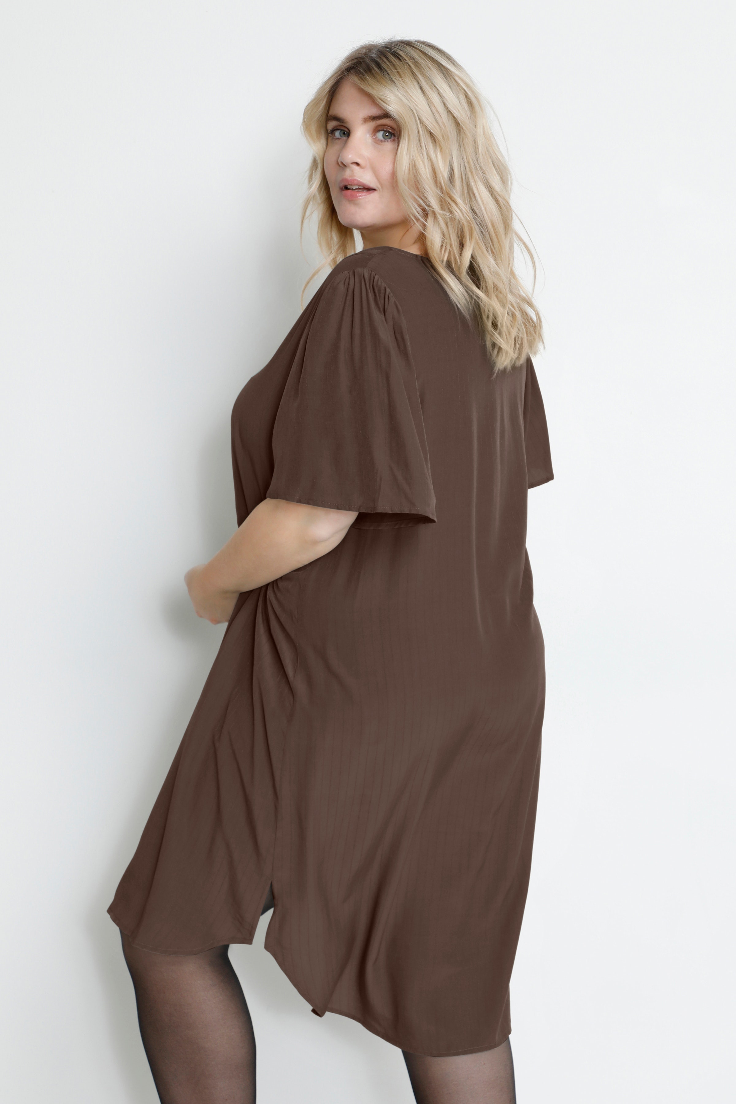 KCjoanna Kjole LOOKBOOK BACK 10581002-191016