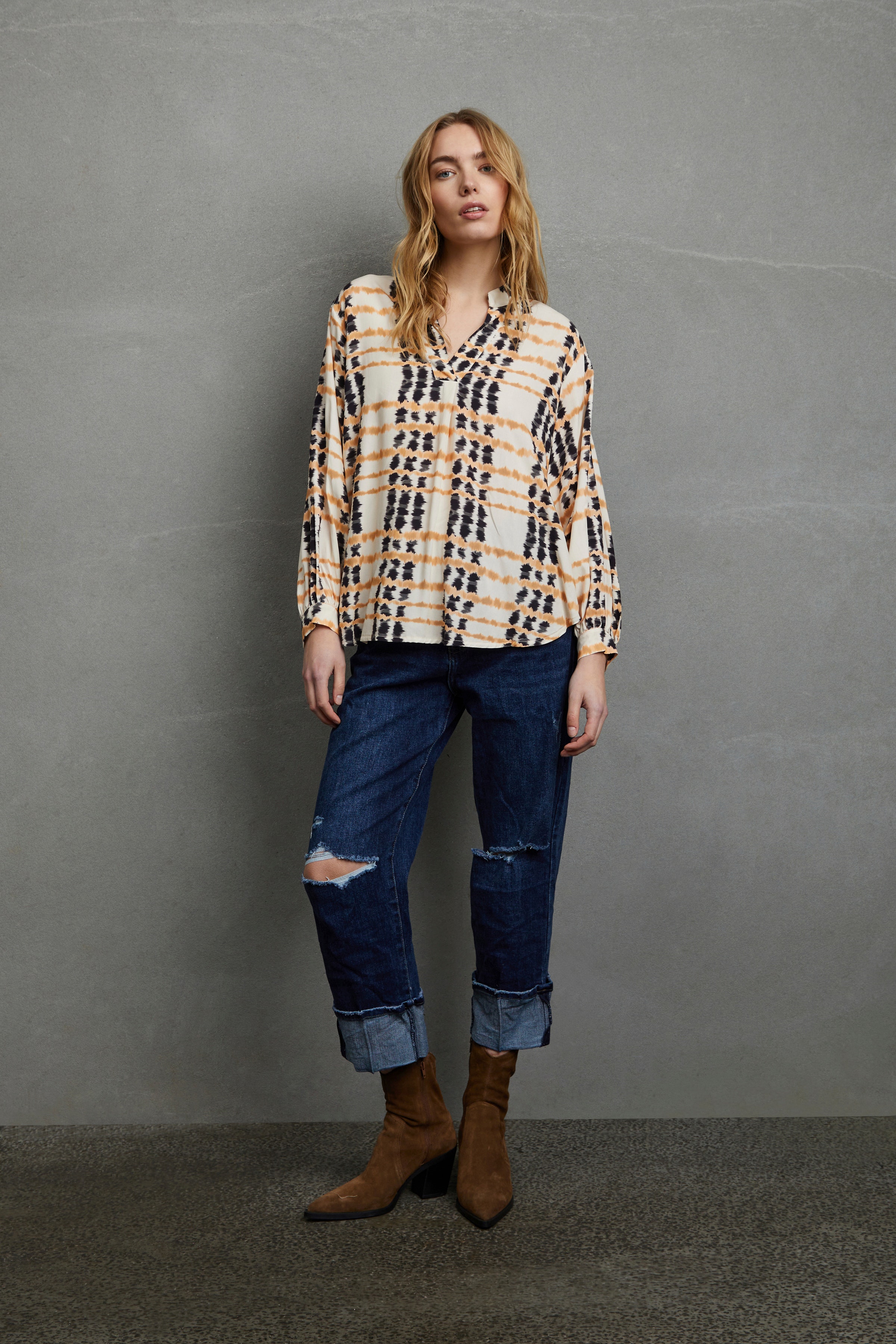 SBIRINA Blouse LOOKBOOK FRONT 22100062-130907