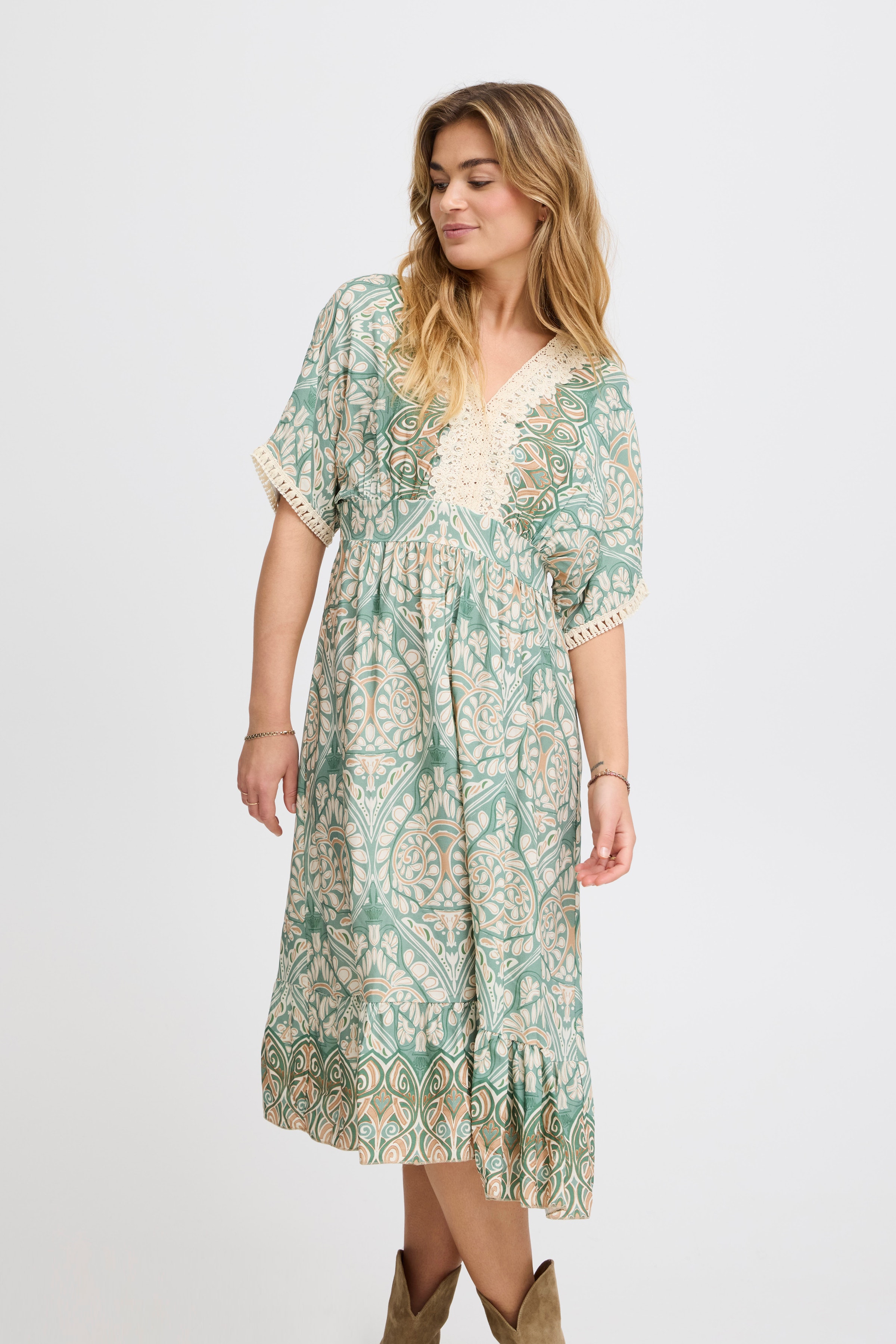 SBKATHY Kjole LOOKBOOK FRONT 22100548-165907
