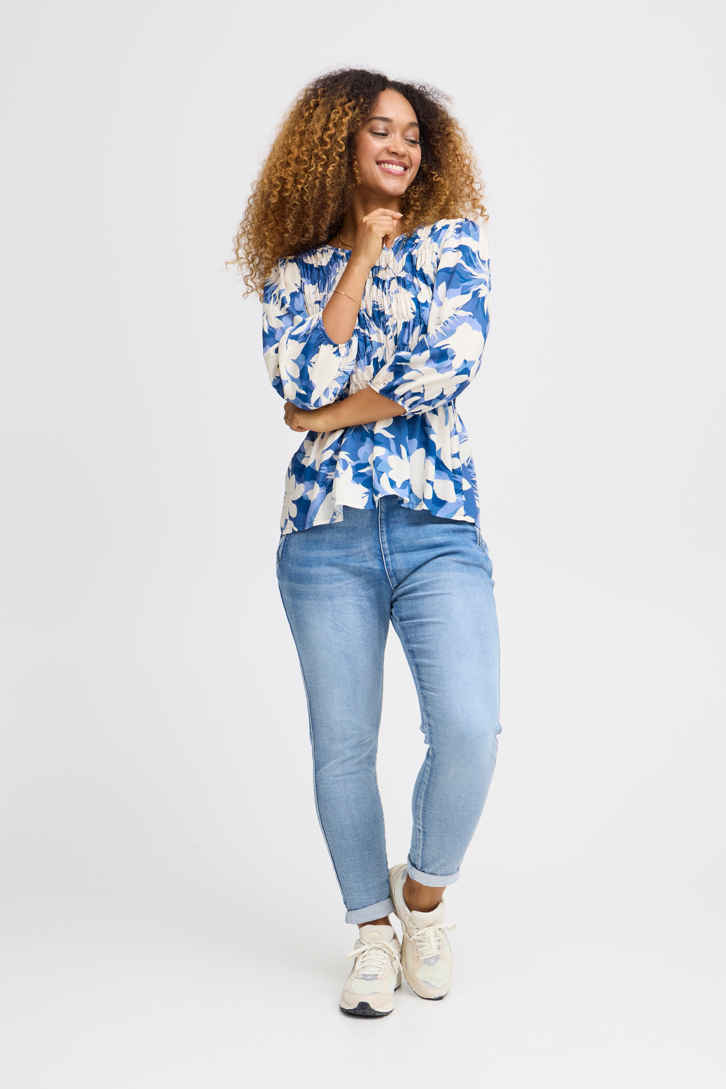 SBGRITT Blouse LOOKBOOK FRONT 22100568-193923