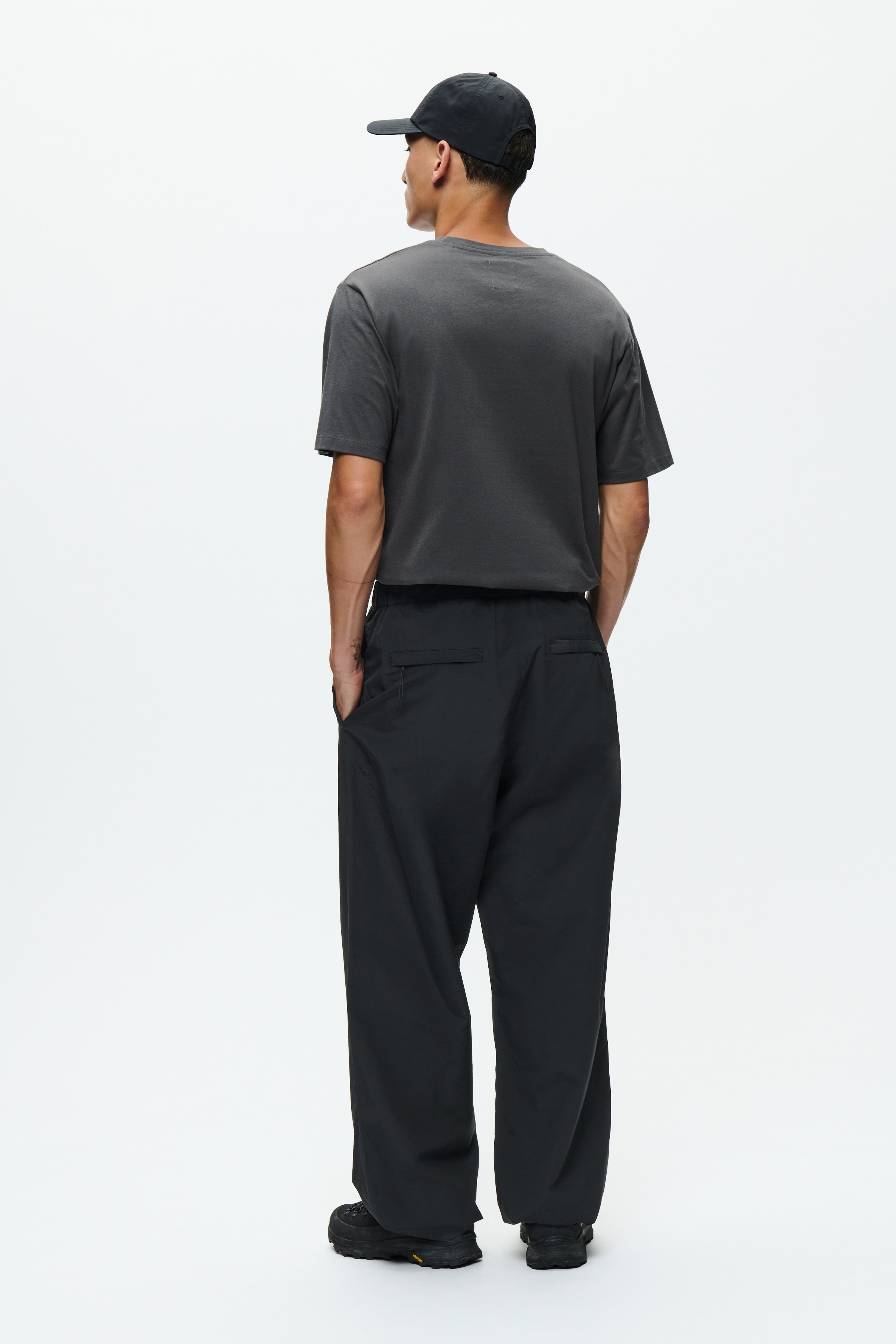 WWRobert Trousers LOOKBOOK BACK 30251783-303700