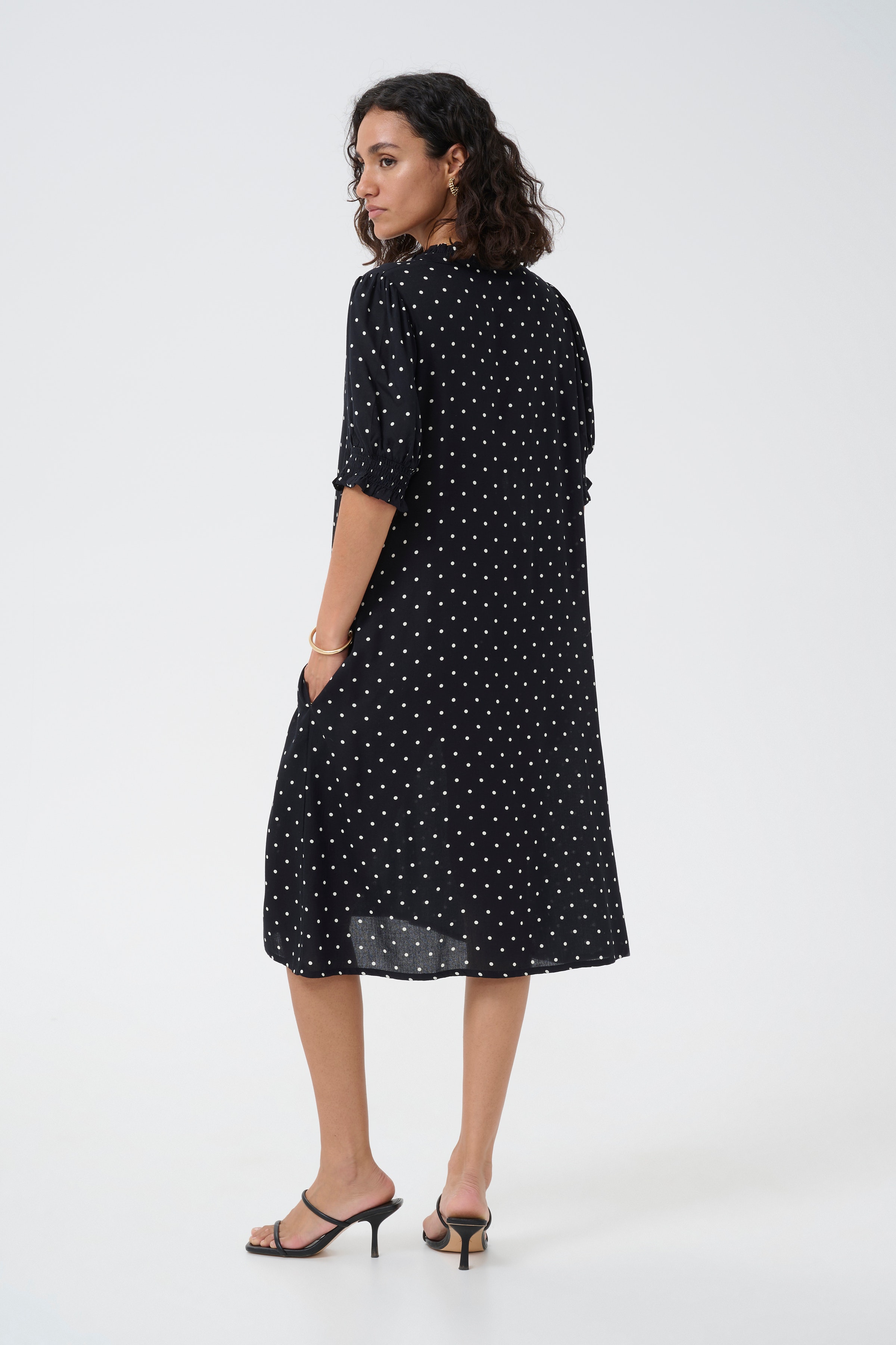 KAbeathe Kjole LOOKBOOK BACK 10552361-107214
