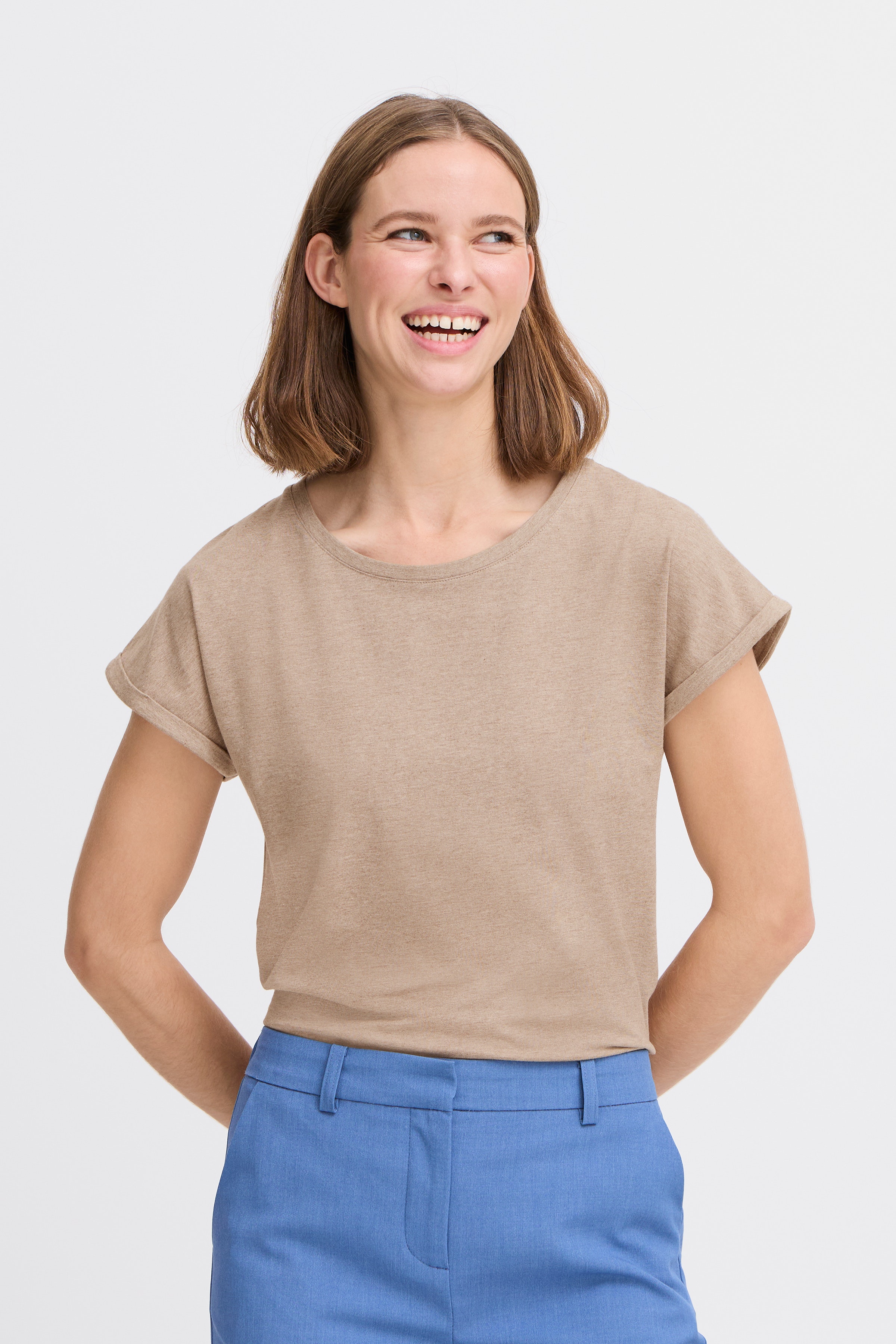 BYPamila T-shirt LOOKBOOK FRONT 20804205-1711051