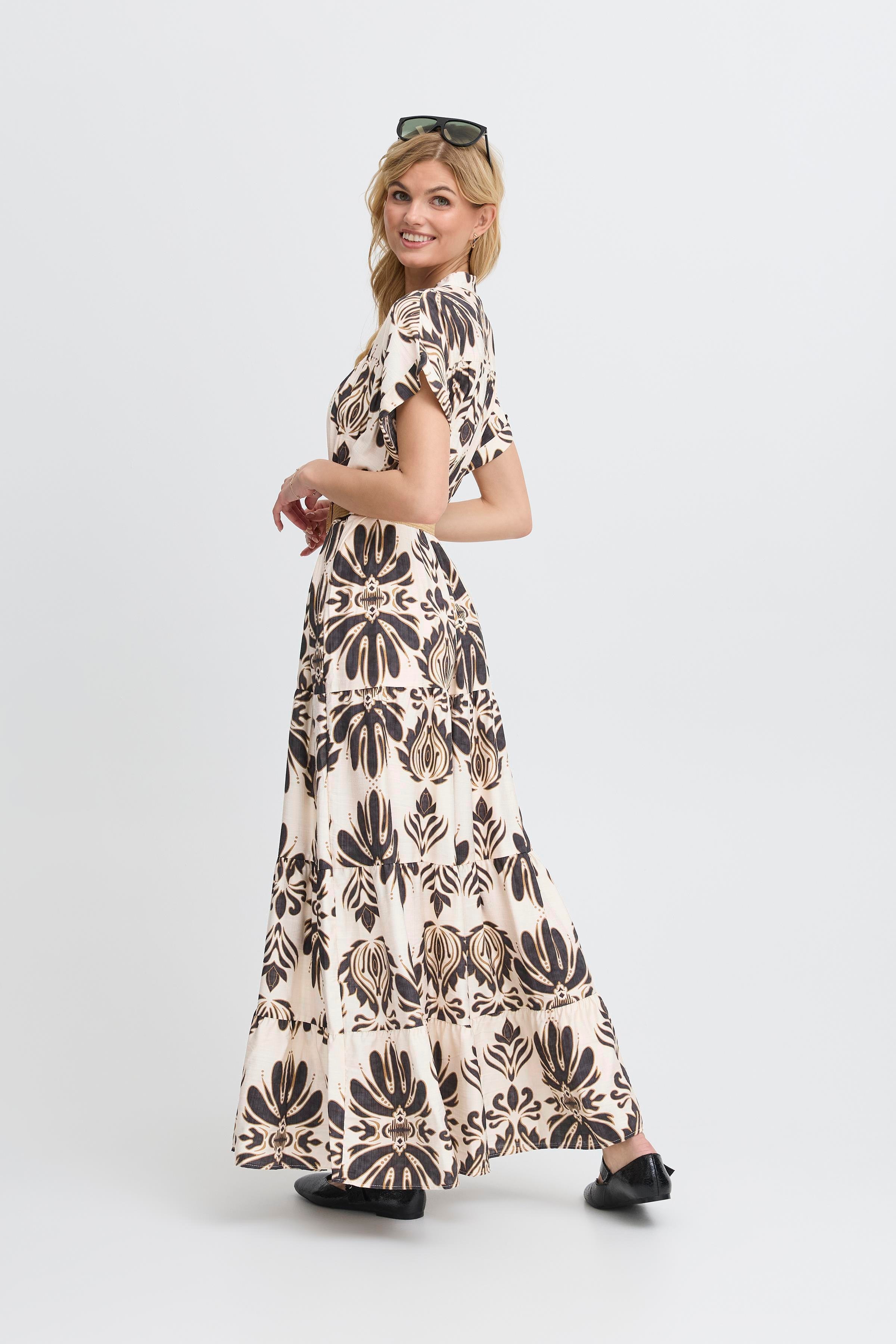 SBMARITHA Kjole LOOKBOOK BACK 22100964-190303