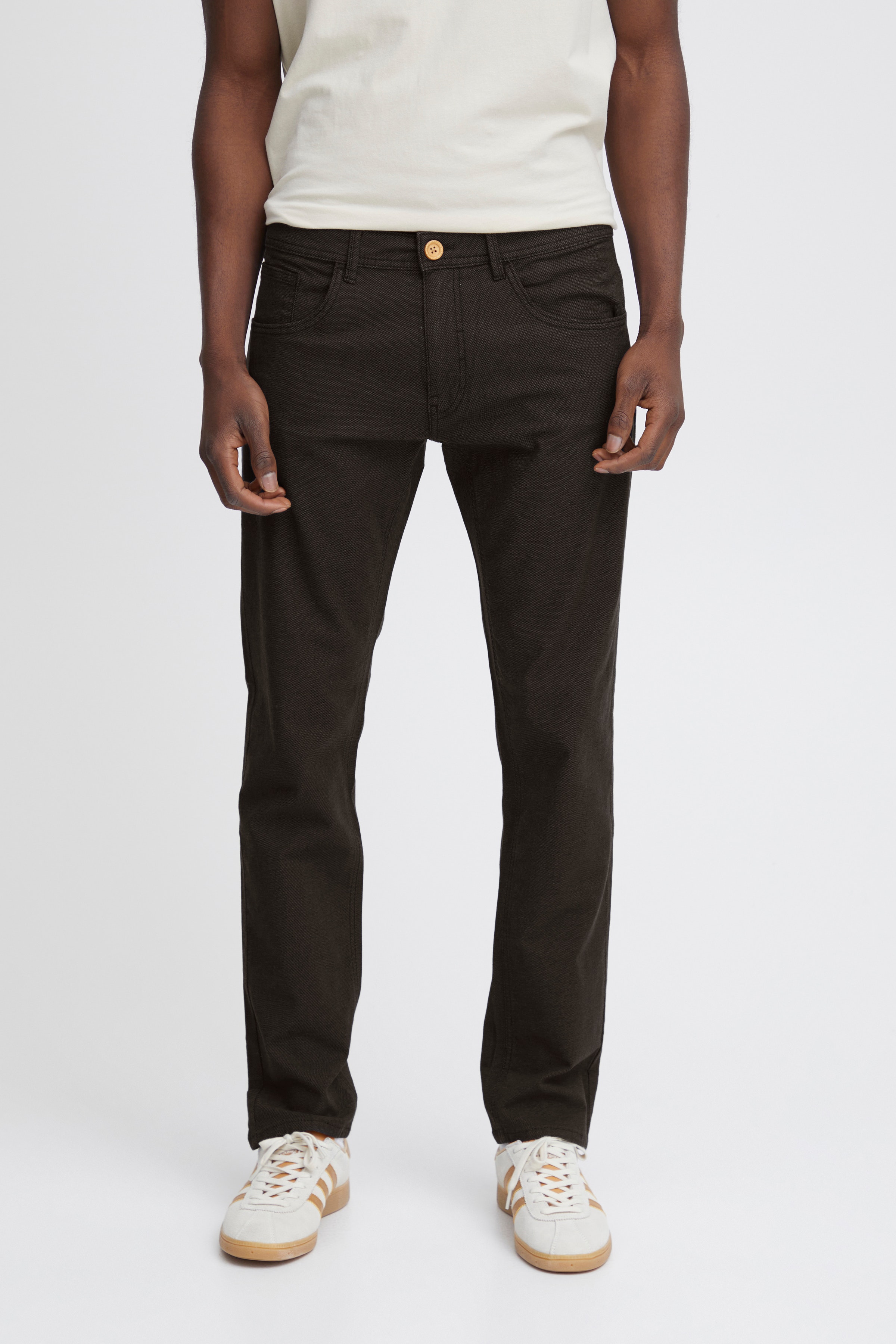 Casual Hose LOOKBOOK FRONT 20717076-194007