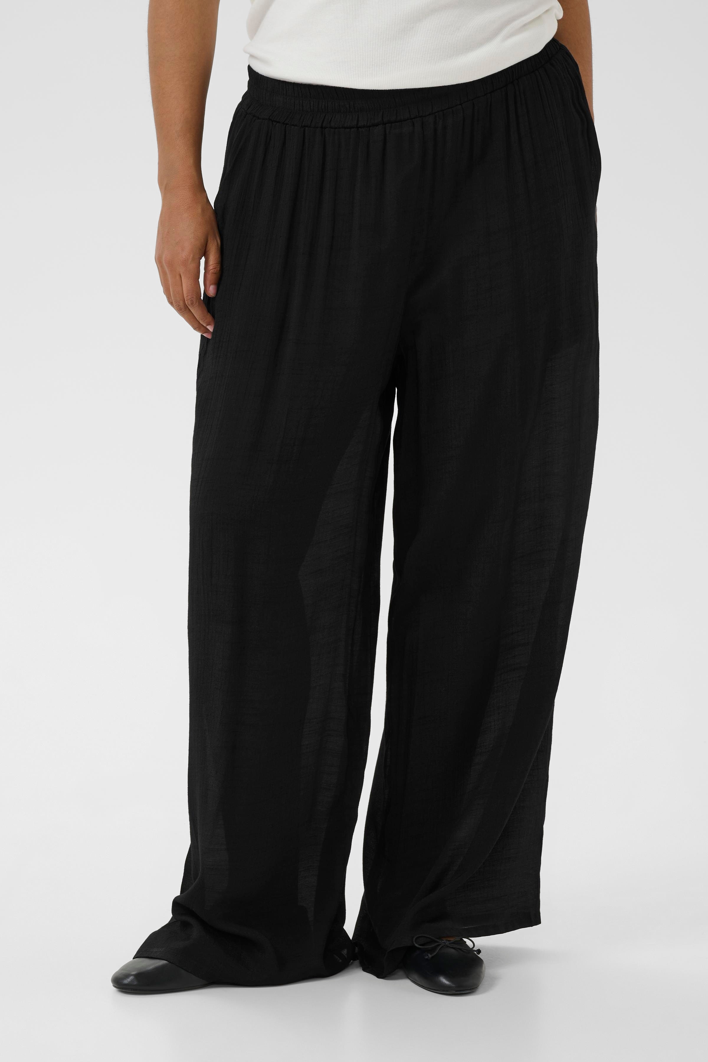 KCalia Hose LOOKBOOK FRONT 10583463-100121