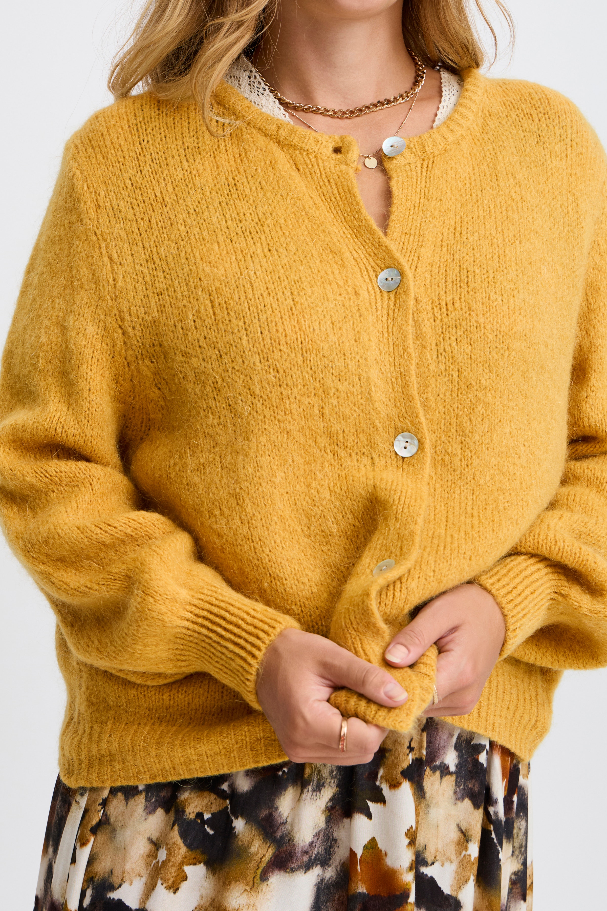 SBGULVIG Cardigan LOOKBOOK DETAIL 22100655-160945