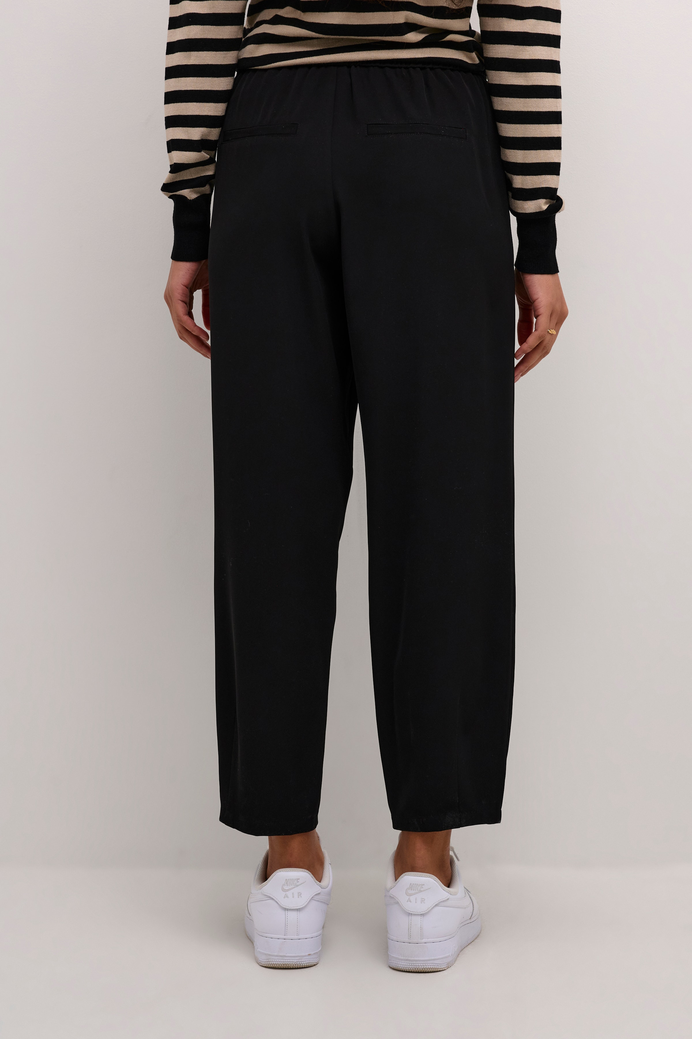 KAsigna Trousers LOOKBOOK BACK 10509101-100121