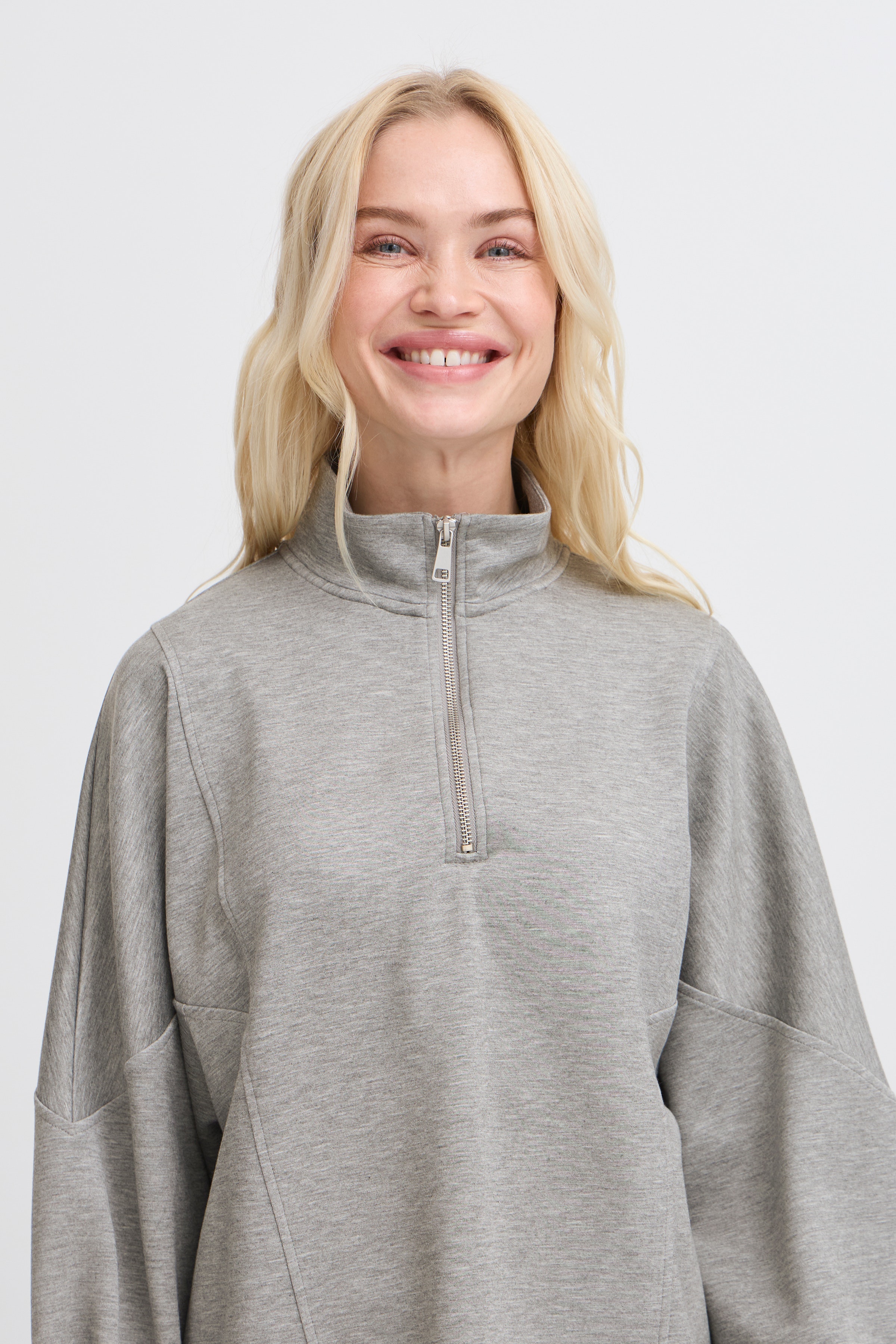 BYPUSTI Sweatshirt LOOKBOOK DETAIL 20818057-200455
