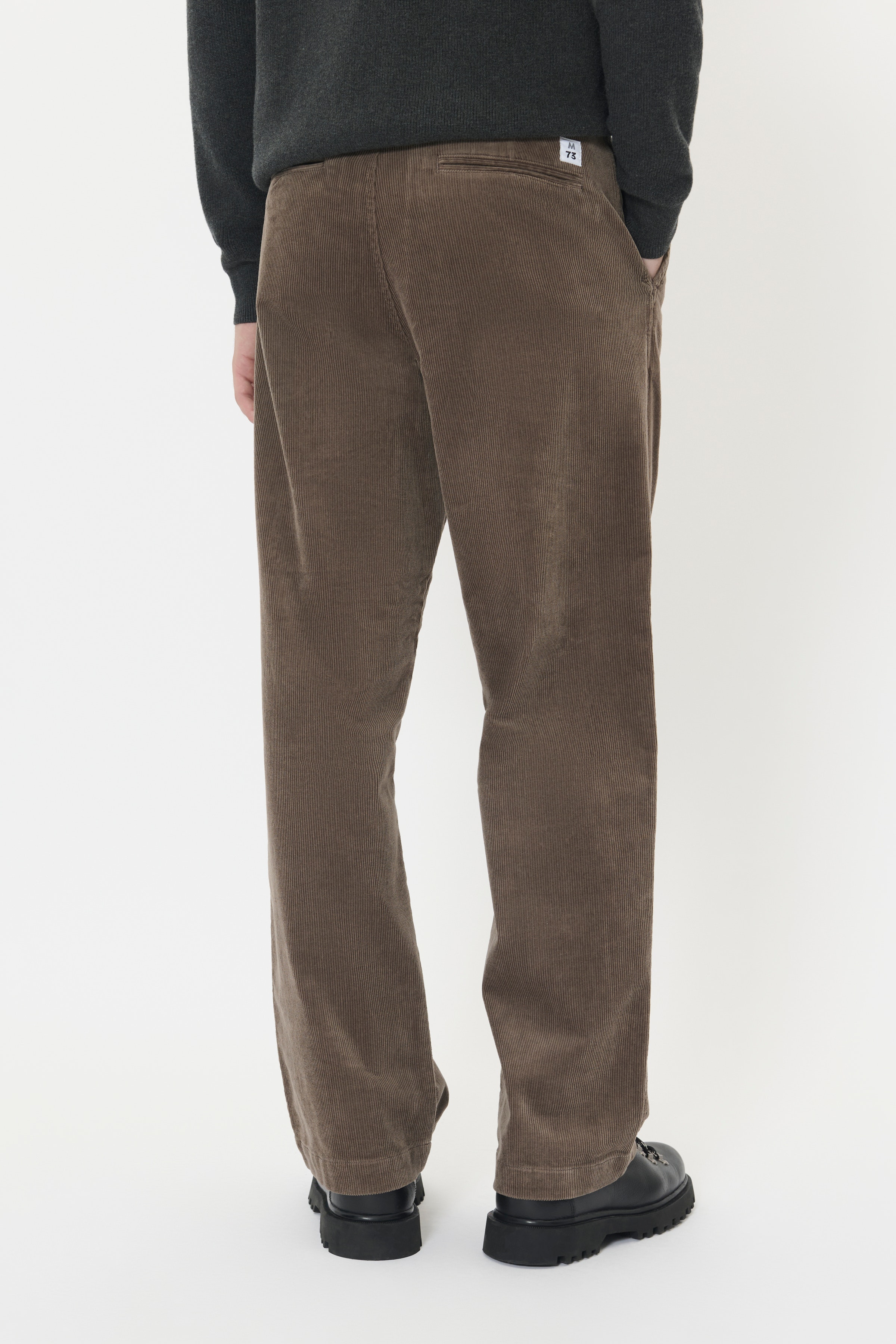 MAChino Trousers LOOKBOOK BACK 30208863-190808