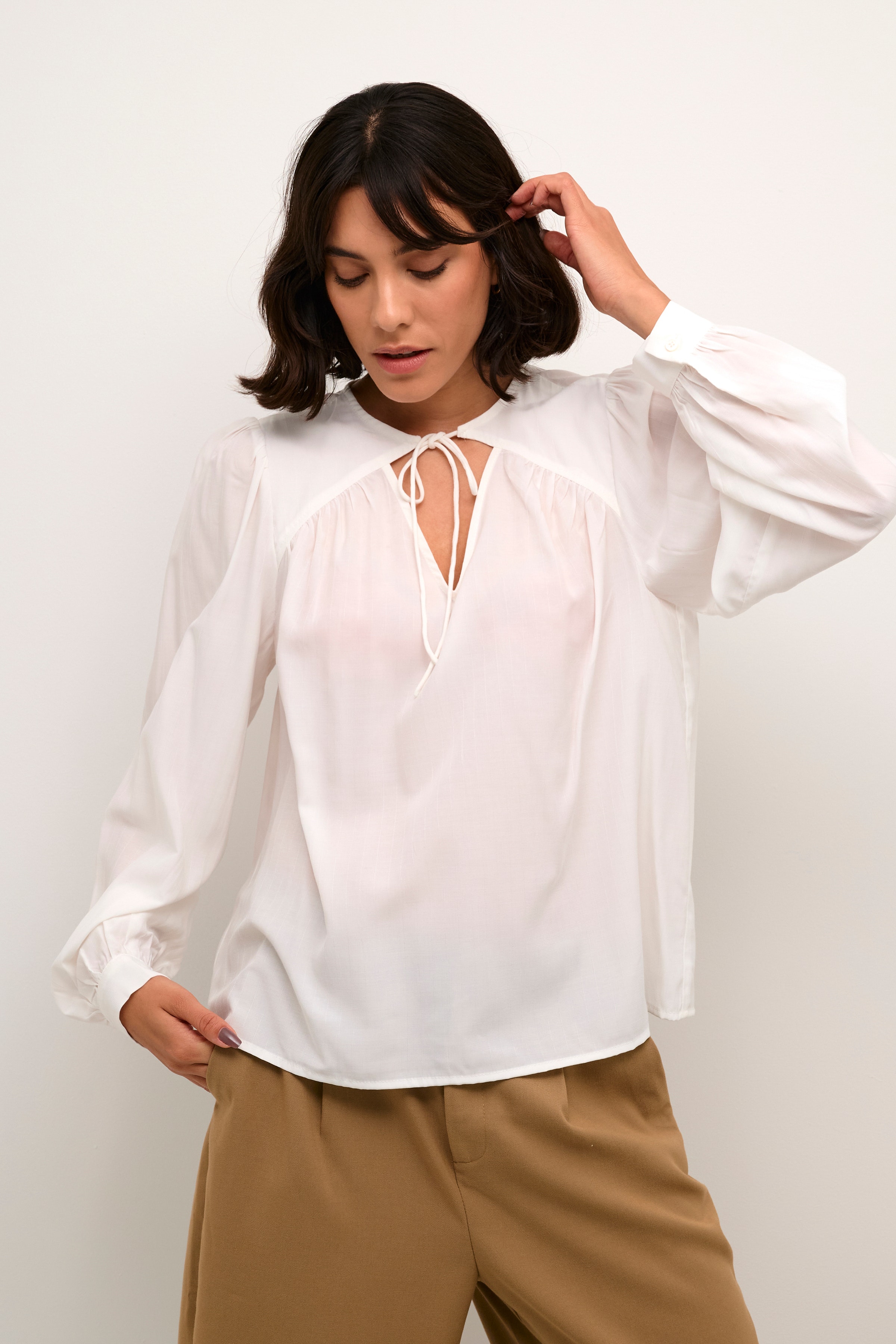 KAbarbara Bluse LOOKBOOK FRONT 10508893-110602