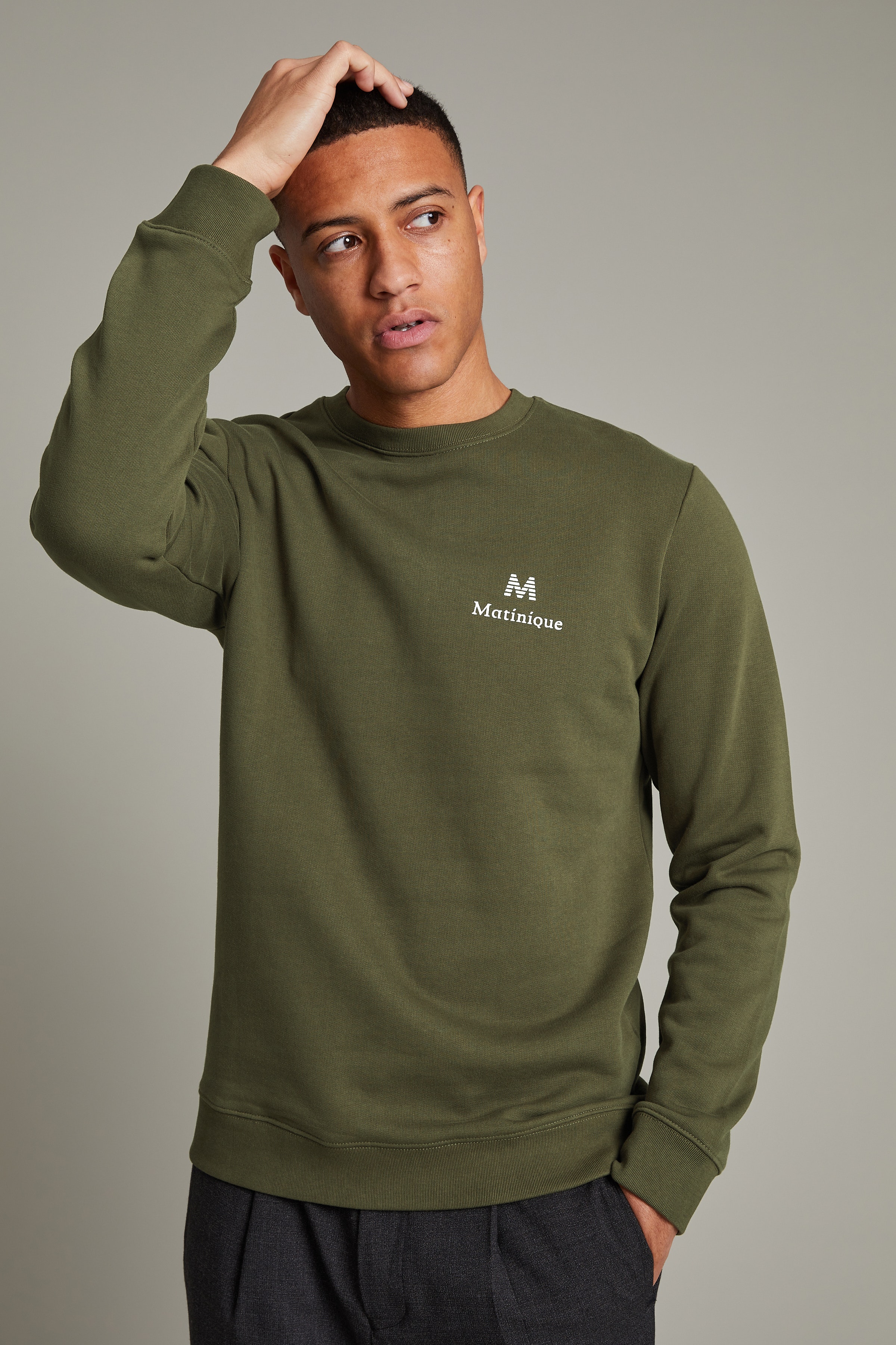 MAbradley Crew Sweatshirt LOOKBOOK FRONT 30206029-190515