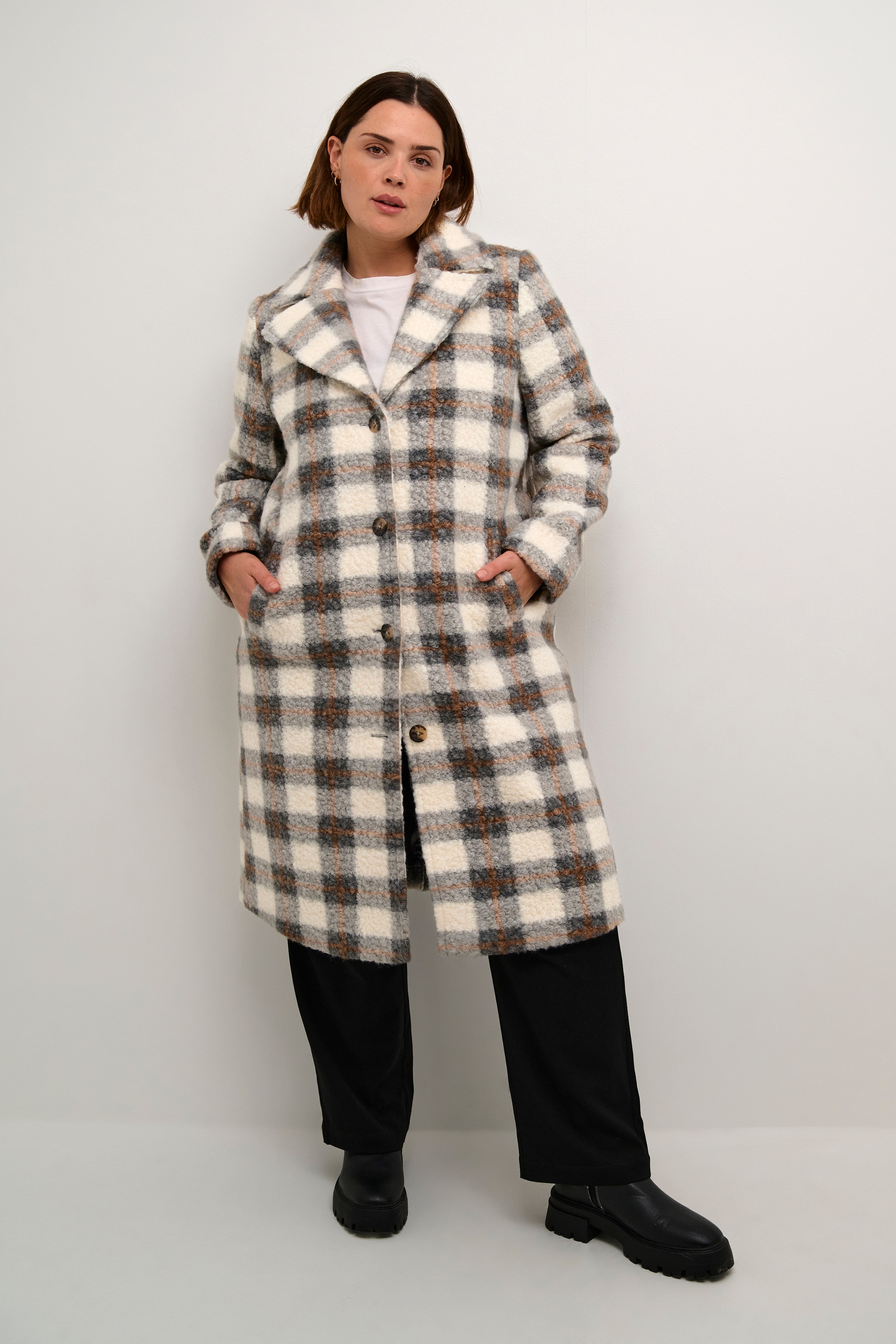 KCsalina Coat LOOKBOOK FRONT 10582373-105290