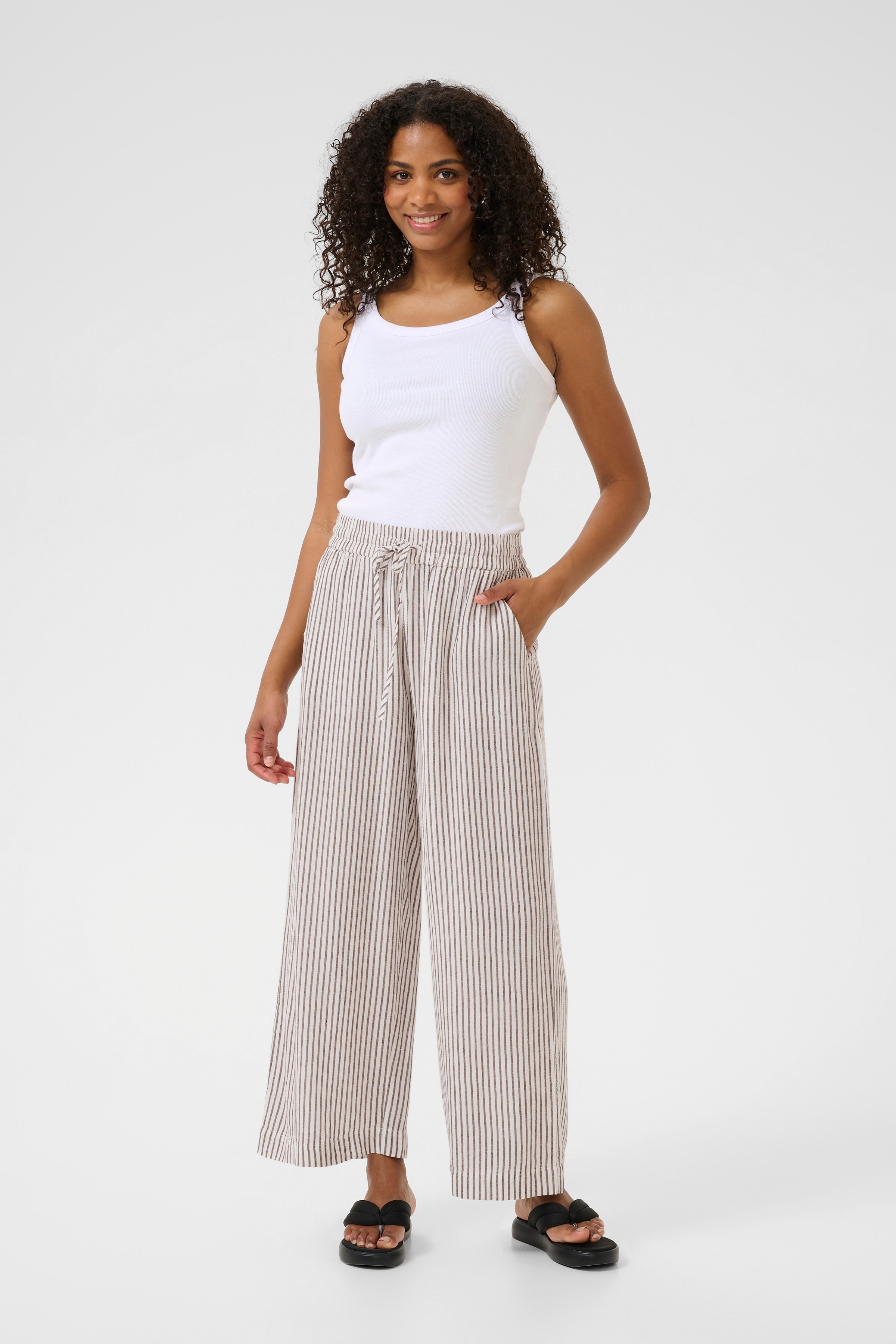 KAmilia Lin Bukser LOOKBOOK FRONT 10509666-107749