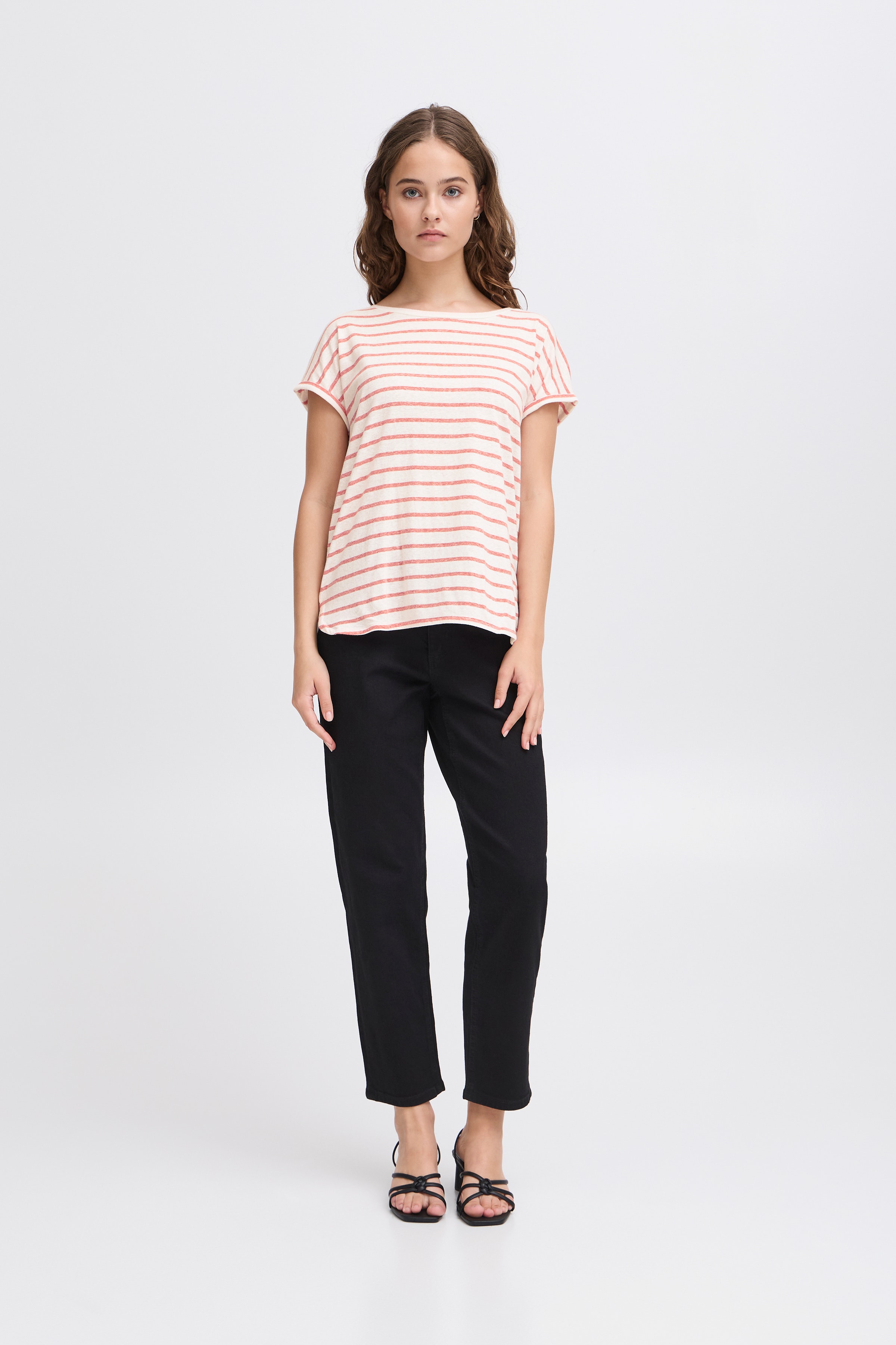 IHYULIETTA T-shirt LOOKBOOK FRONT 20122855-204408