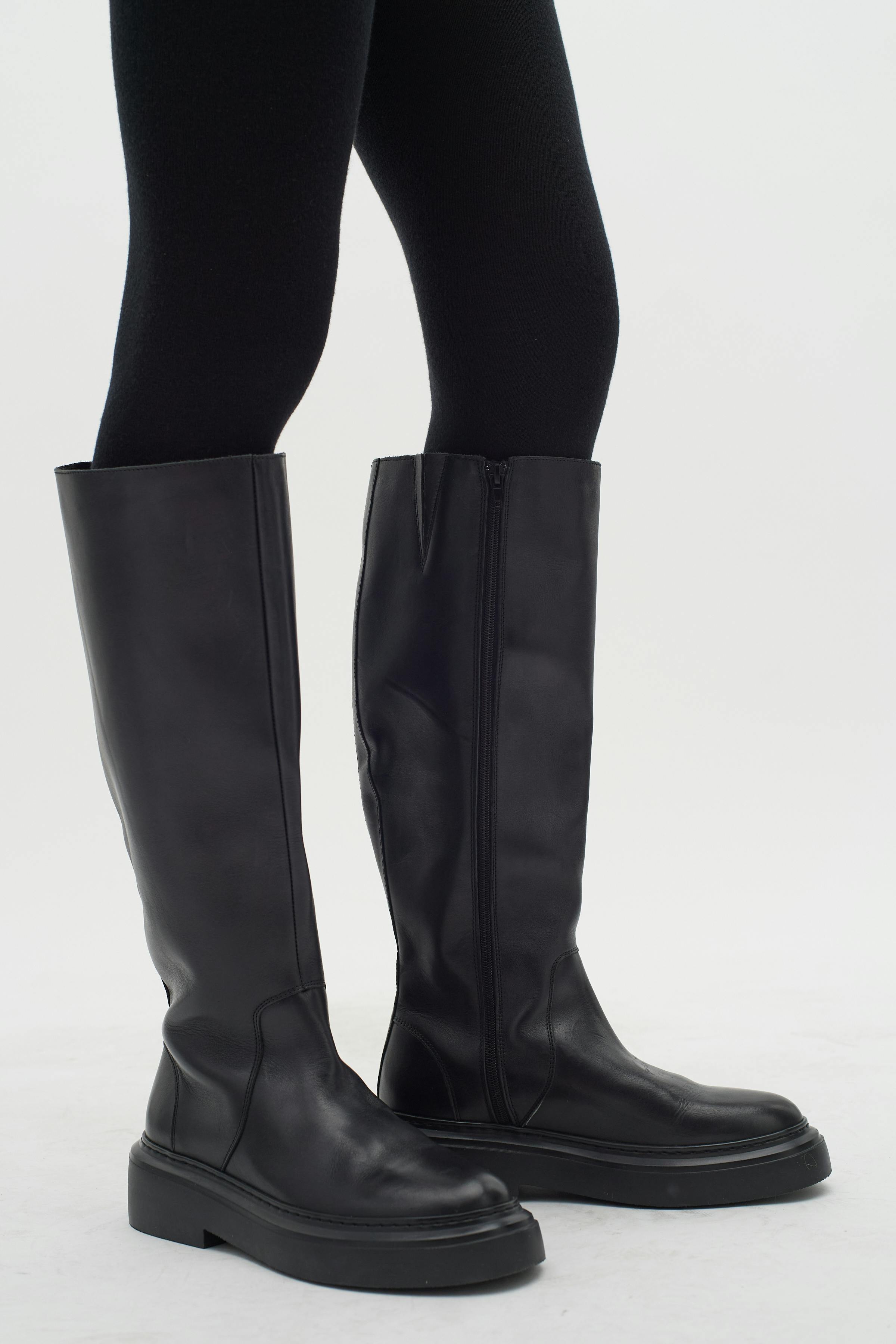 NoomoIW Boots LOOKBOOK FRONT 30108732-194008