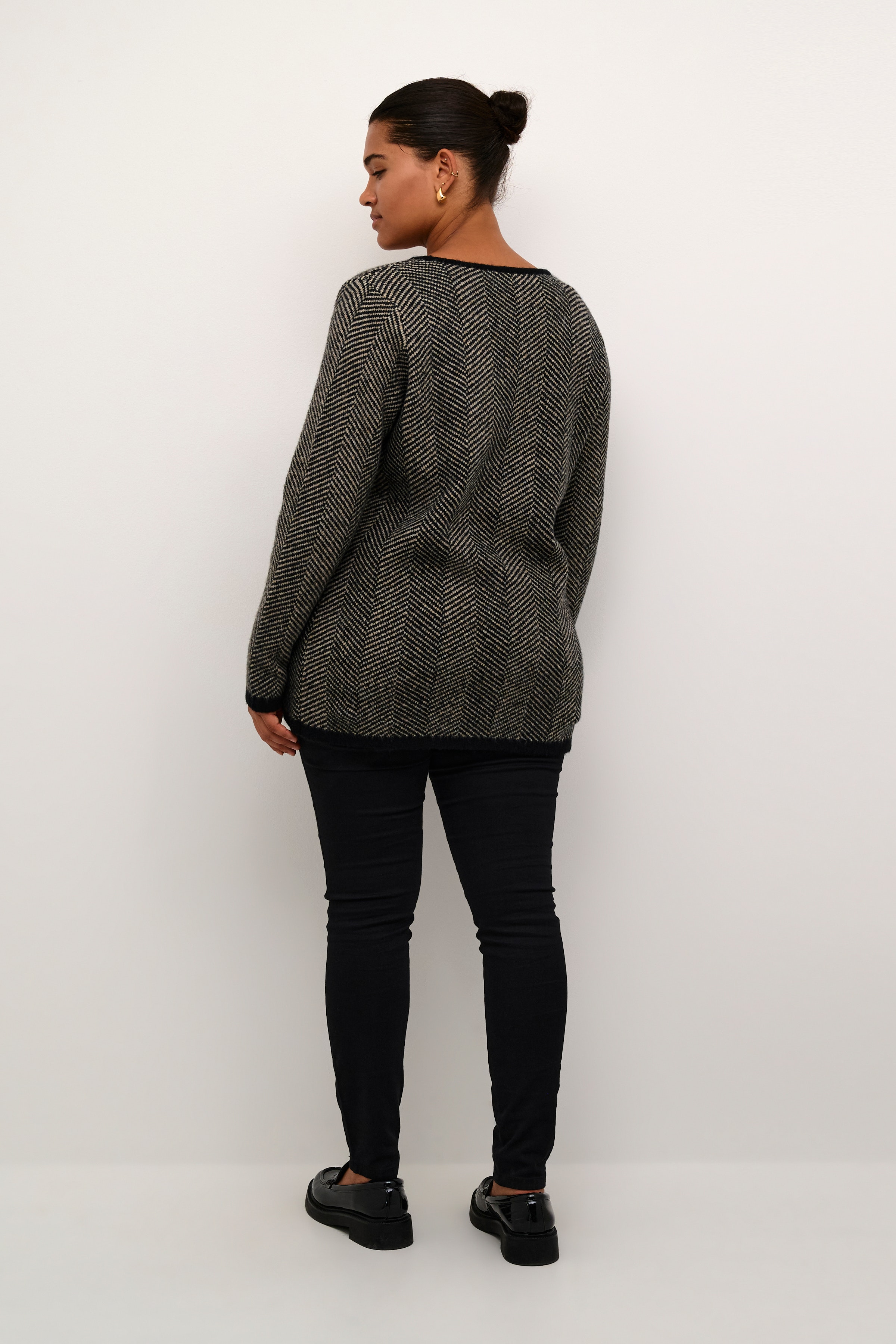 KCverina Pullover LOOKBOOK BACK 10582644-100121