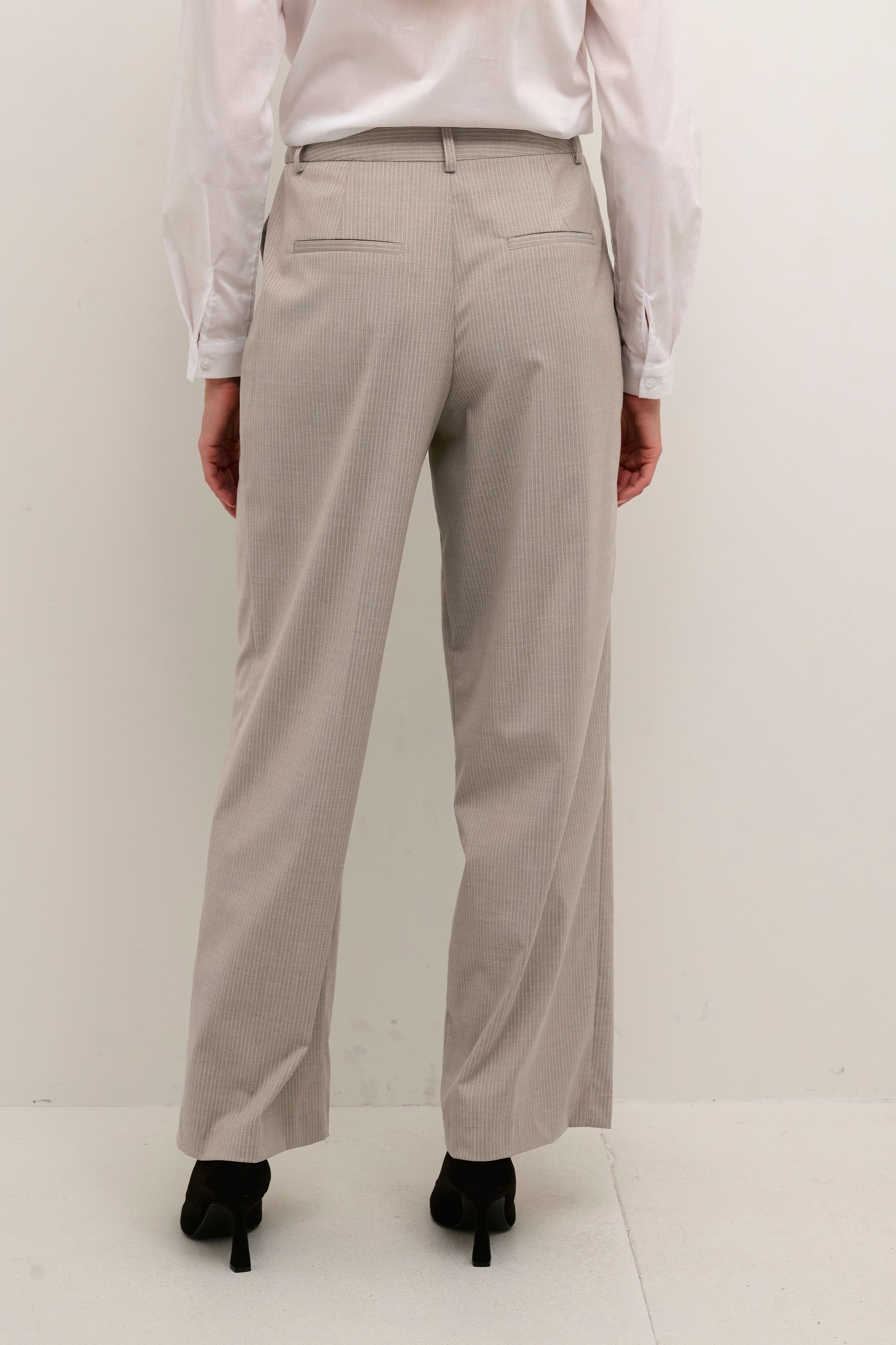 KAsolena Bukser LOOKBOOK BACK 10508191-105277