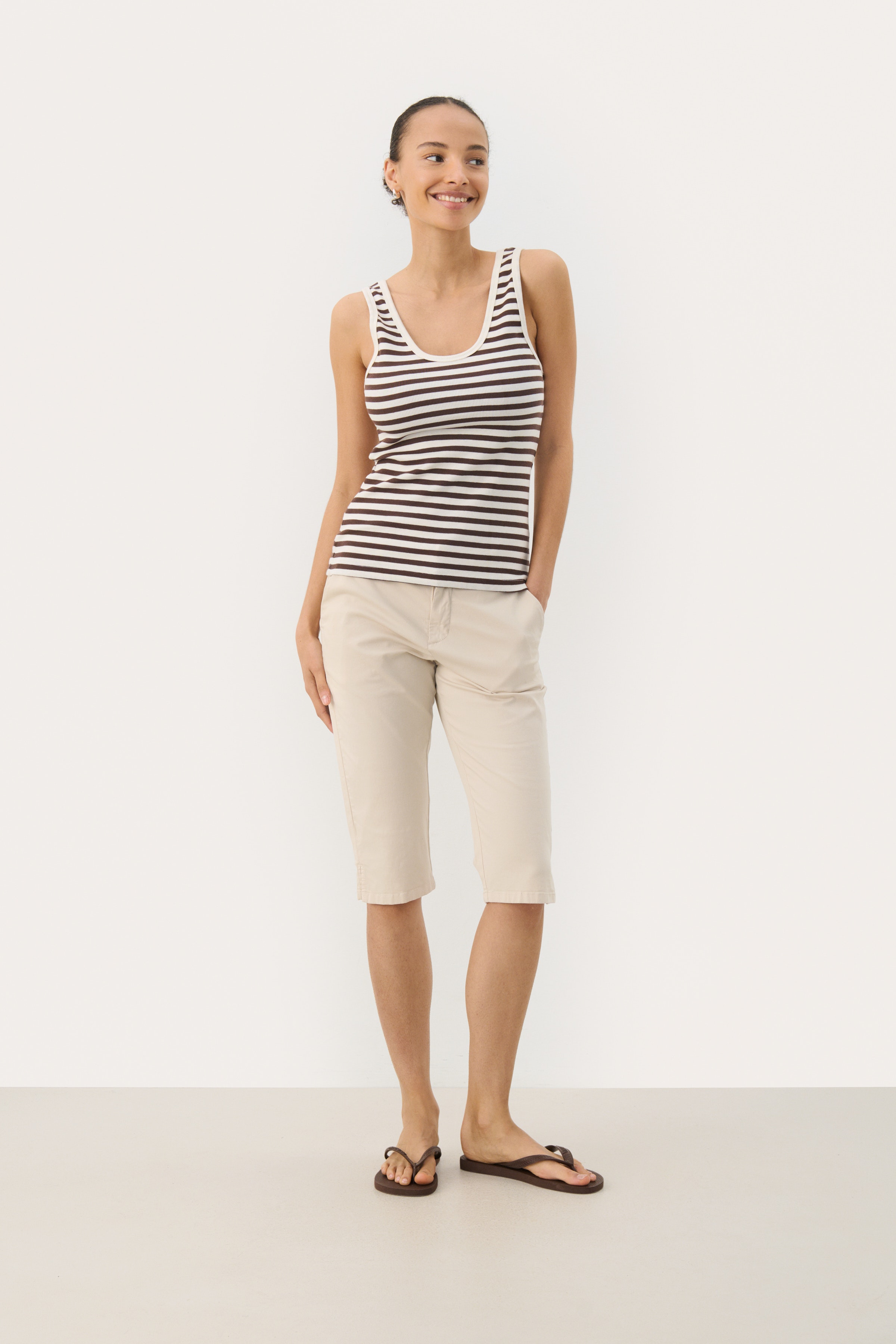 RoselynPW Top LOOKBOOK FRONT 30309651-303783