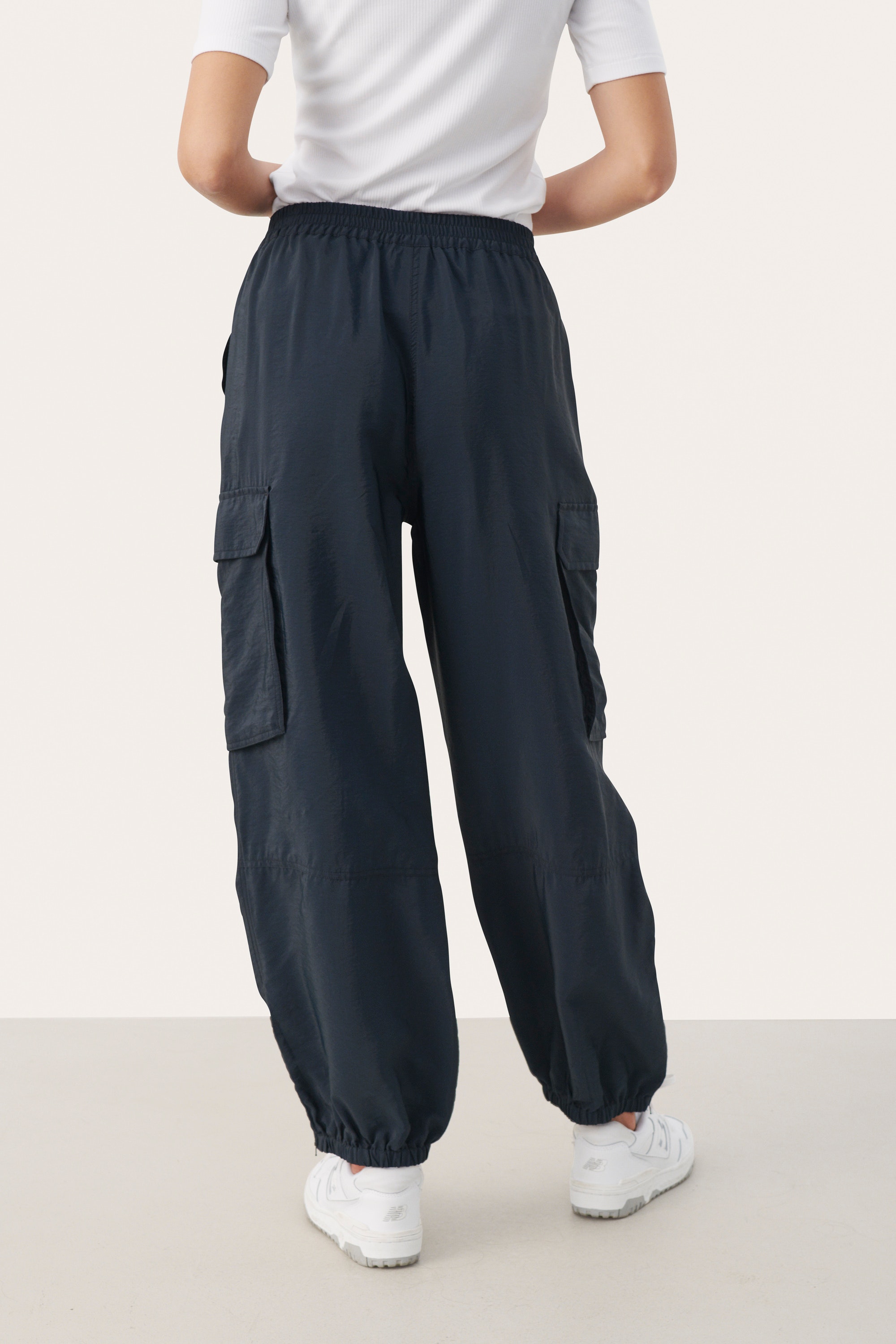 EraPW Byxor LOOKBOOK BACK 30308457-194013