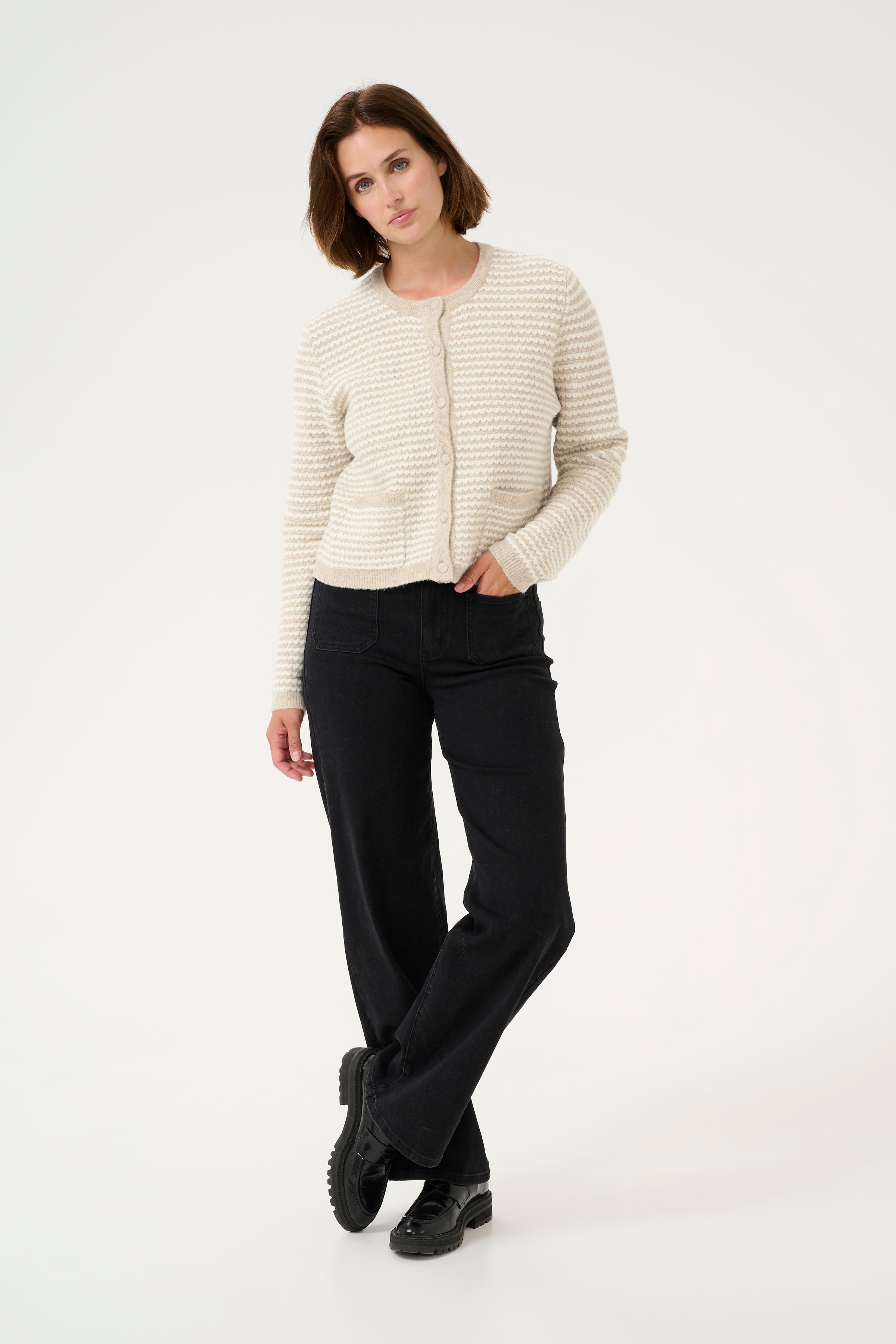 KAellery Cardigan LOOKBOOK FRONT 10509031-106870