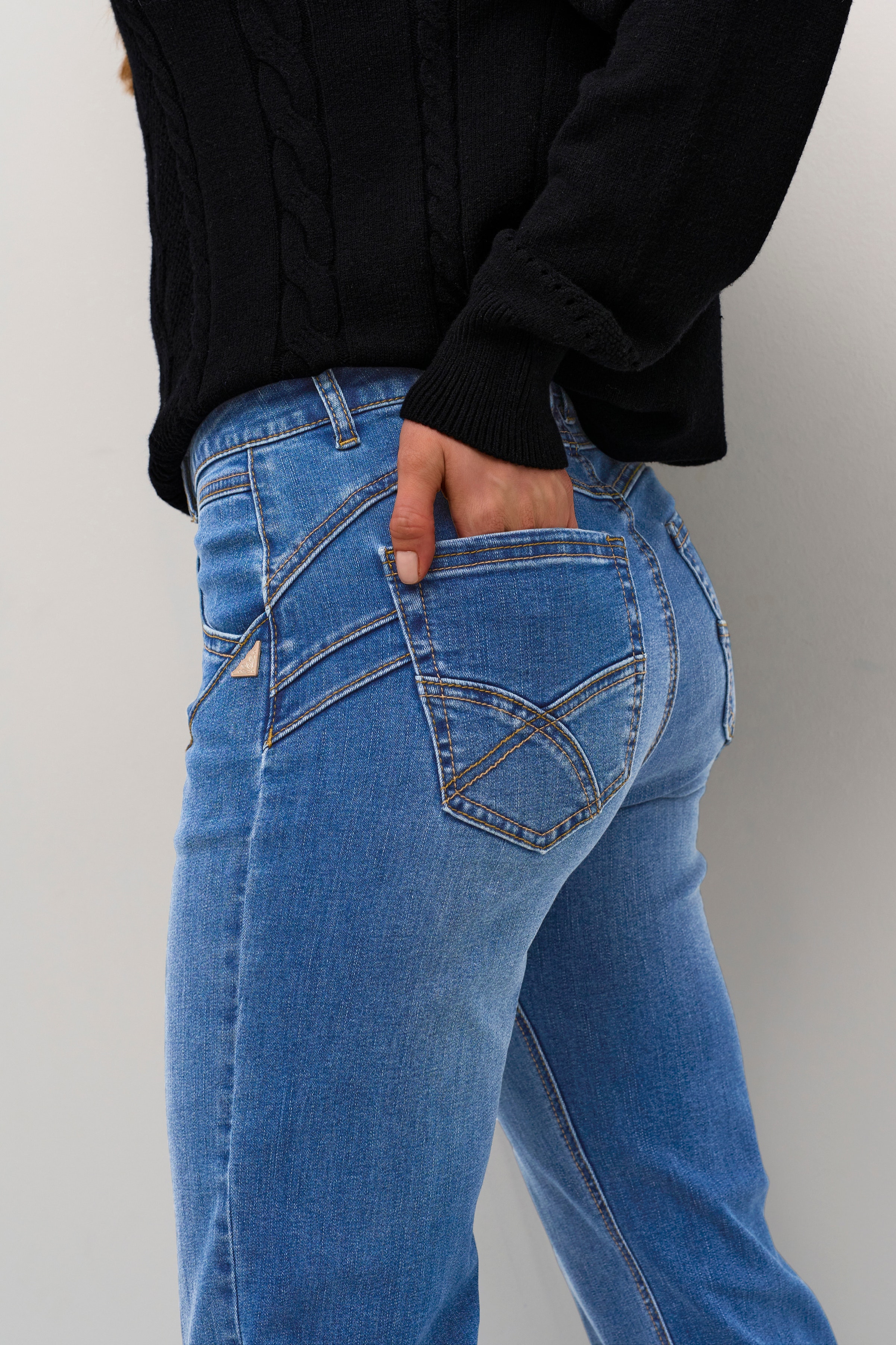 CRAmalie Jeans LOOKBOOK DETAIL 10612861-106422