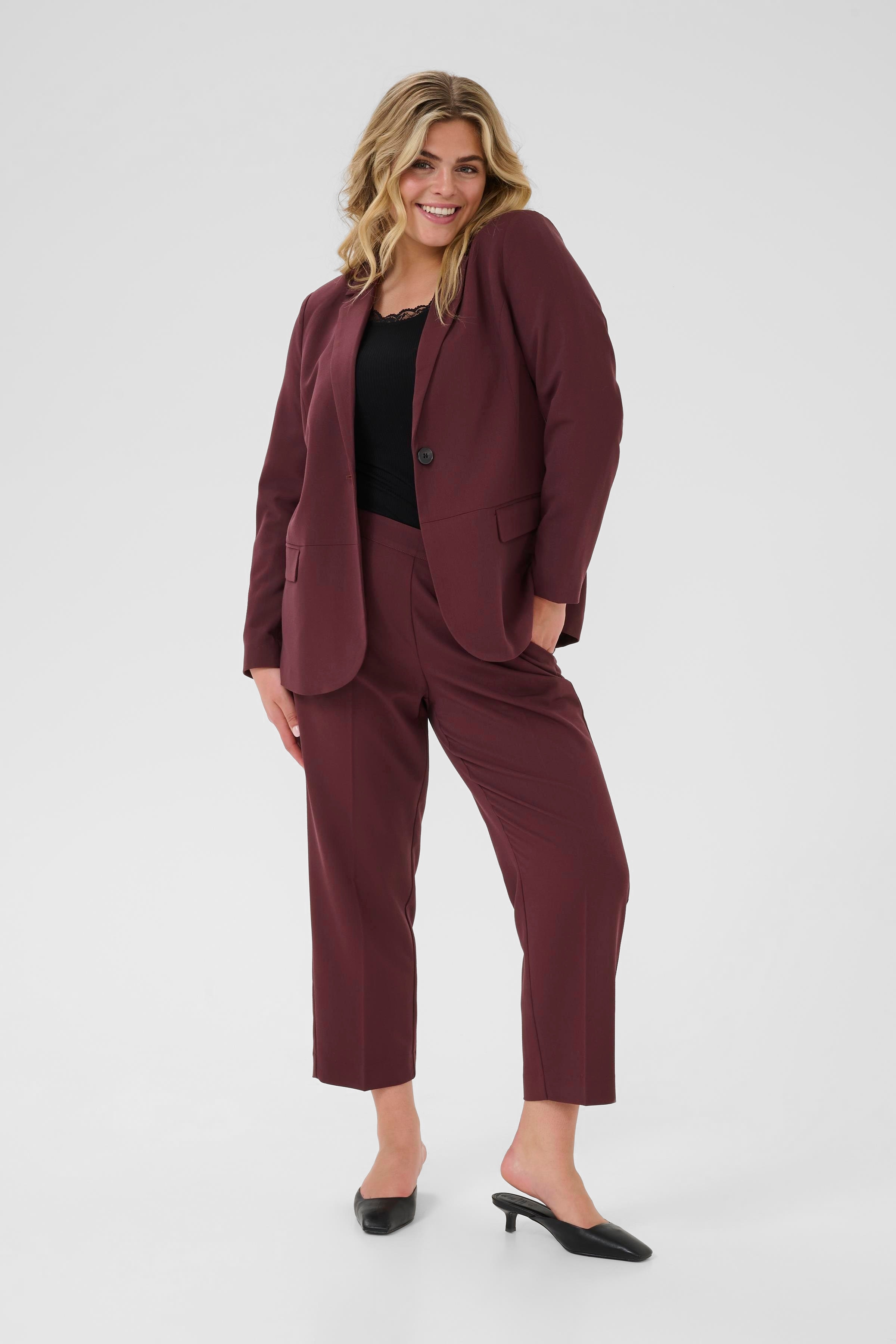 KCsakira Blazer LOOKBOOK FRONT 10580933-191619