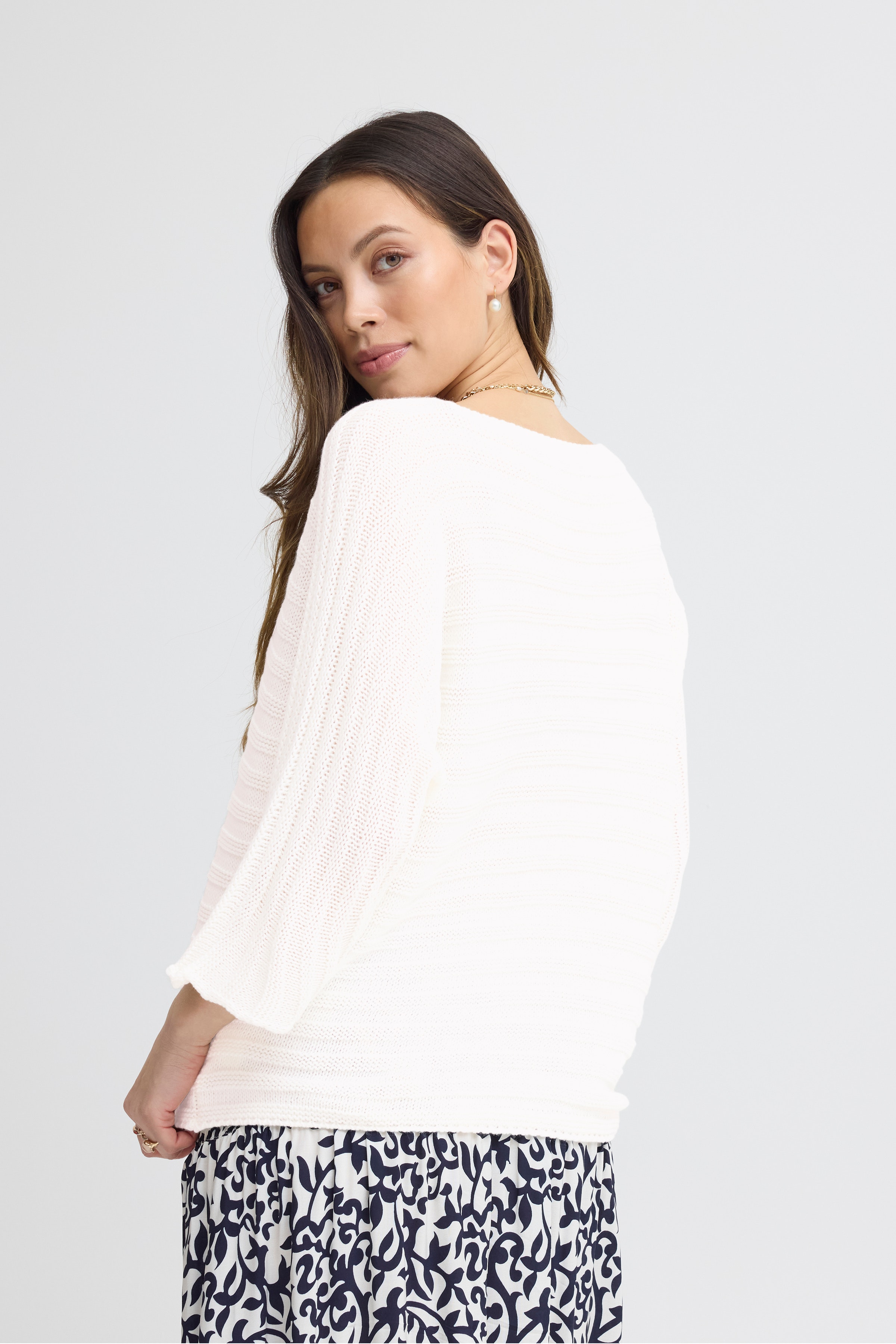 SBSANDRINA Pullover LOOKBOOK BACK 22100892-110105