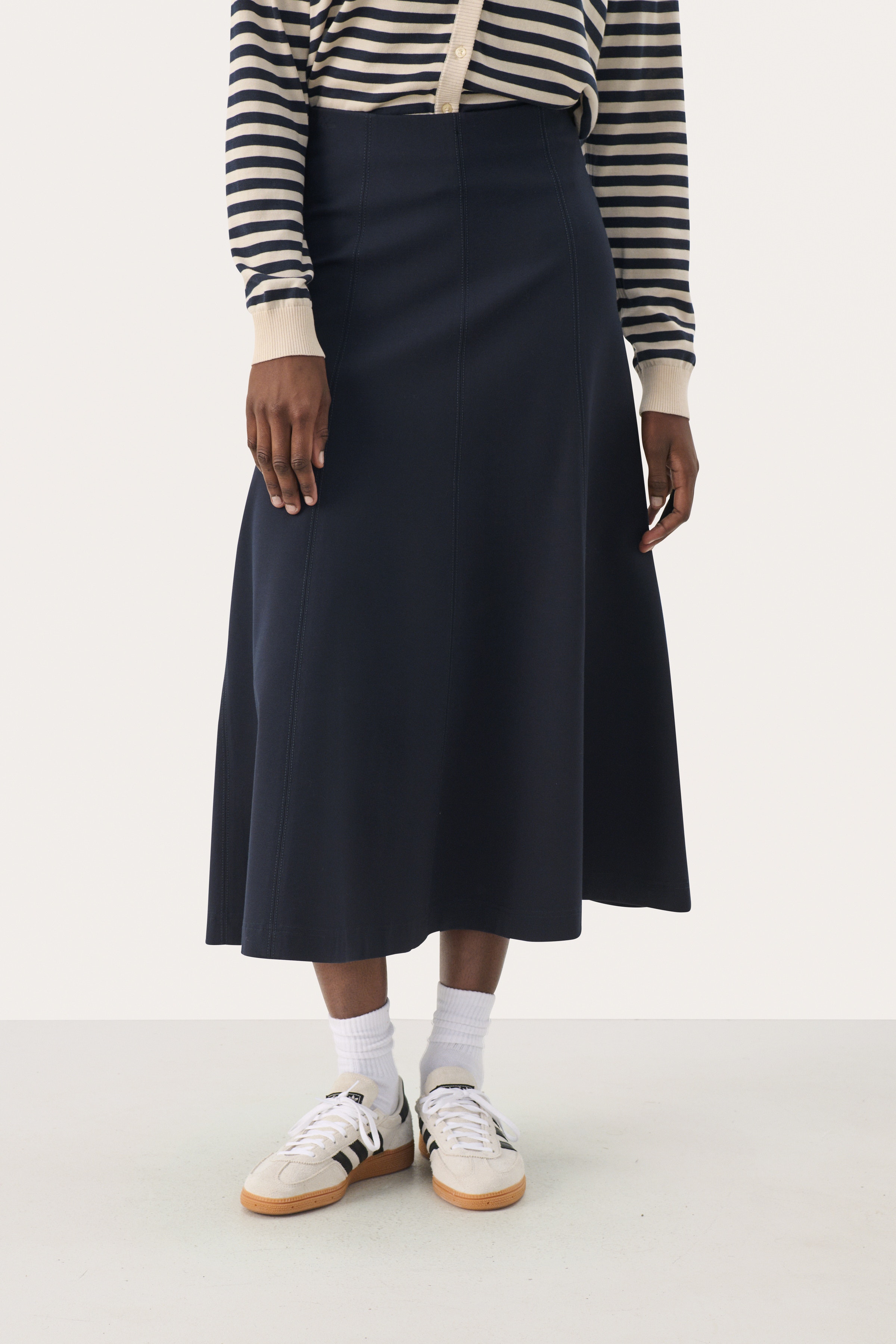 NaginaPW Kjol LOOKBOOK FRONT 30309422-194013