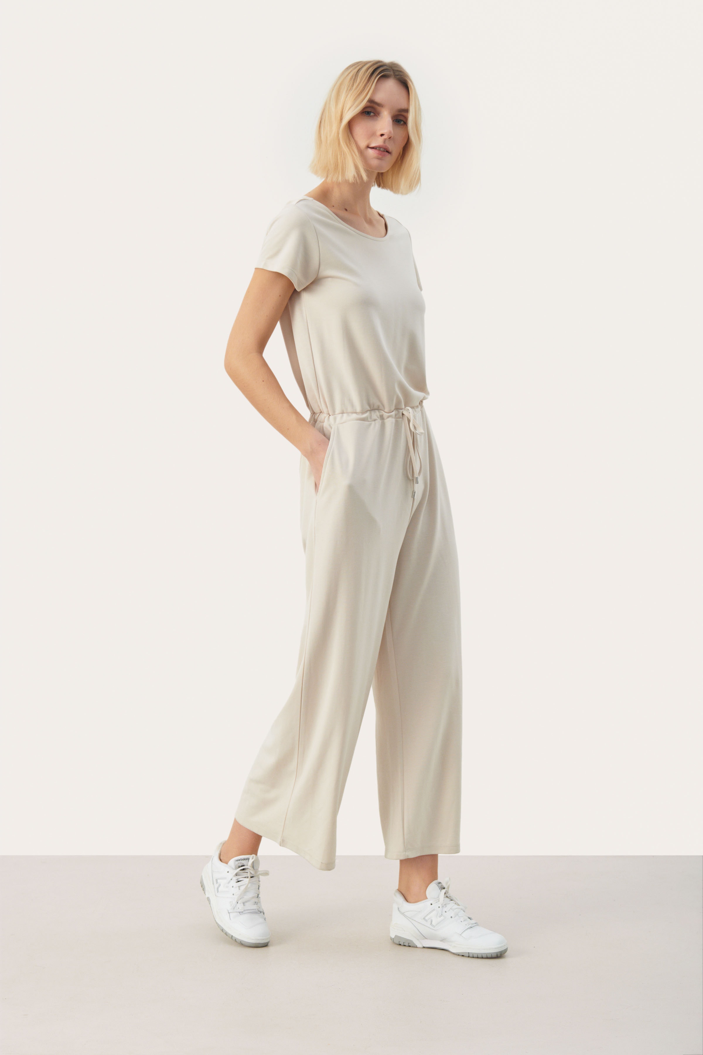 AdrianePW Overall LOOKBOOK FRONT 30308712-130000