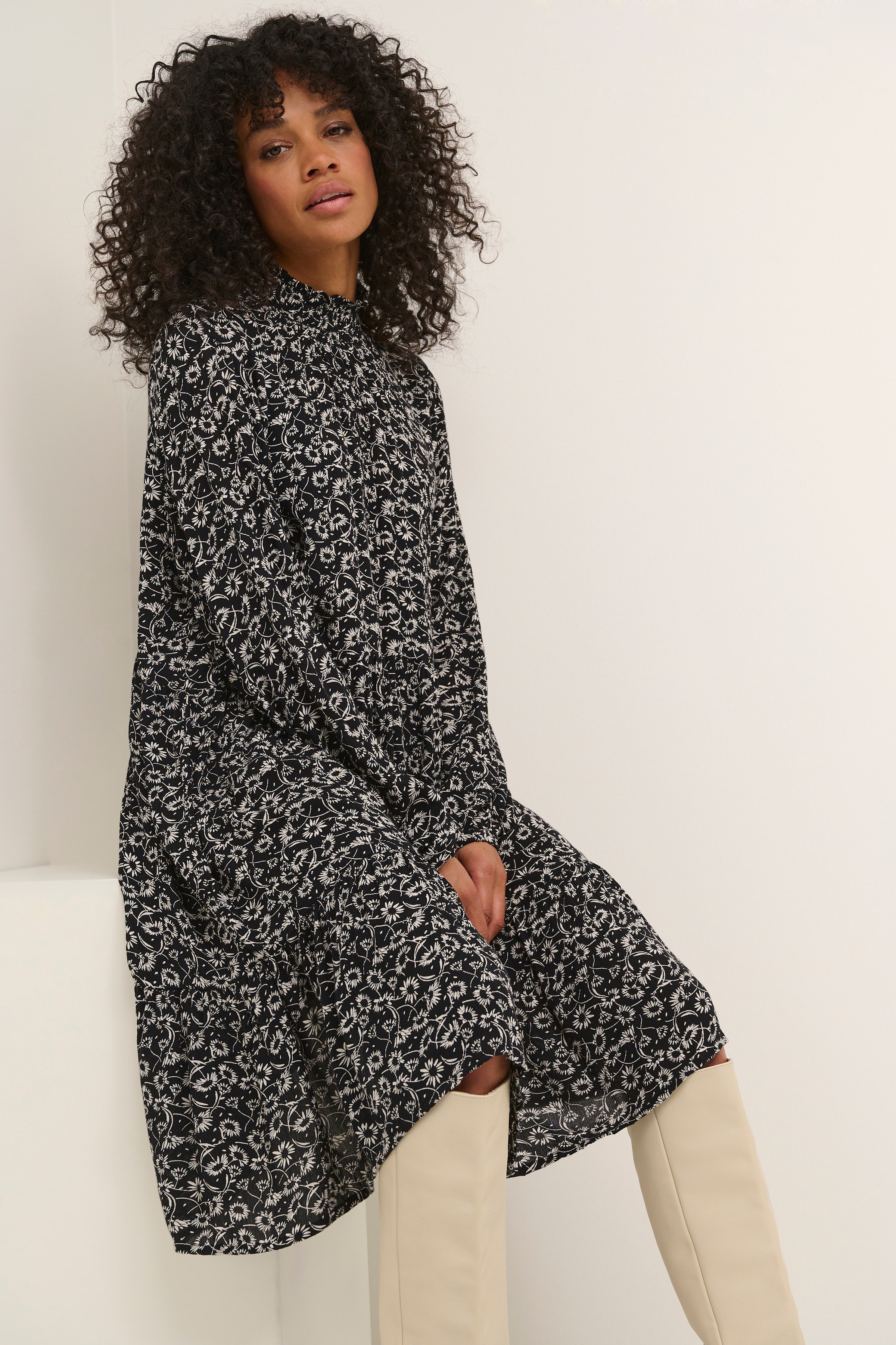 KAriani Kjole LOOKBOOK DETAIL 10507188-103790
