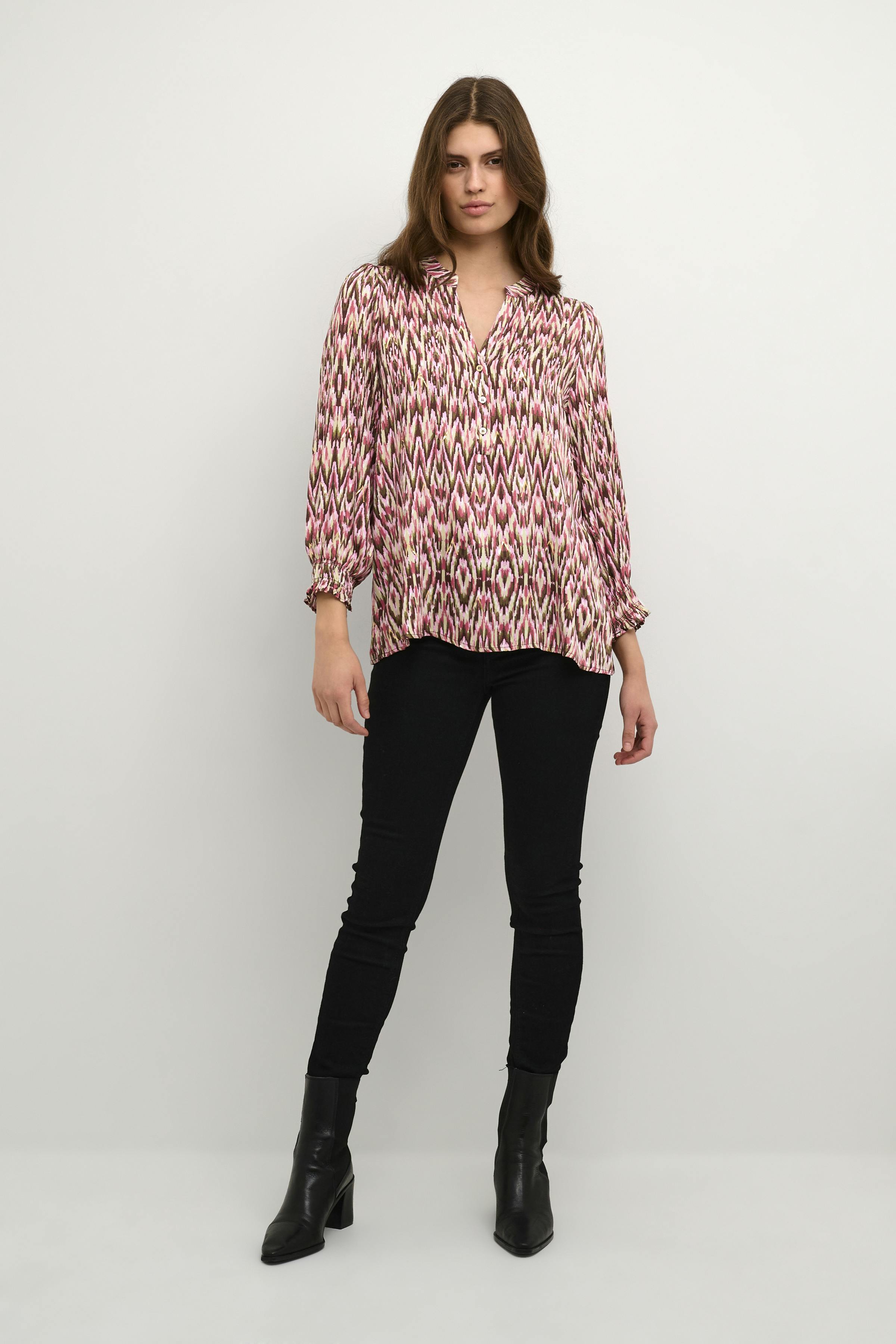 CUlola Blouse LOOKBOOK FRONT 50109896-191317