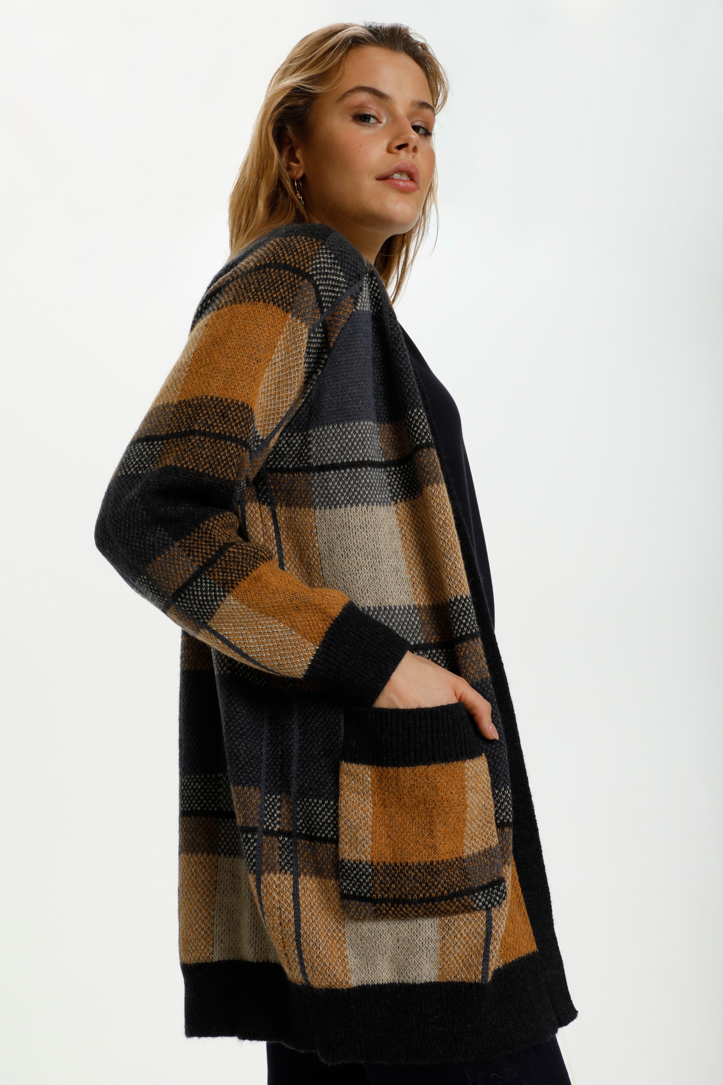 Stickad cardigan LOOKBOOK DETAIL 30511373-193713