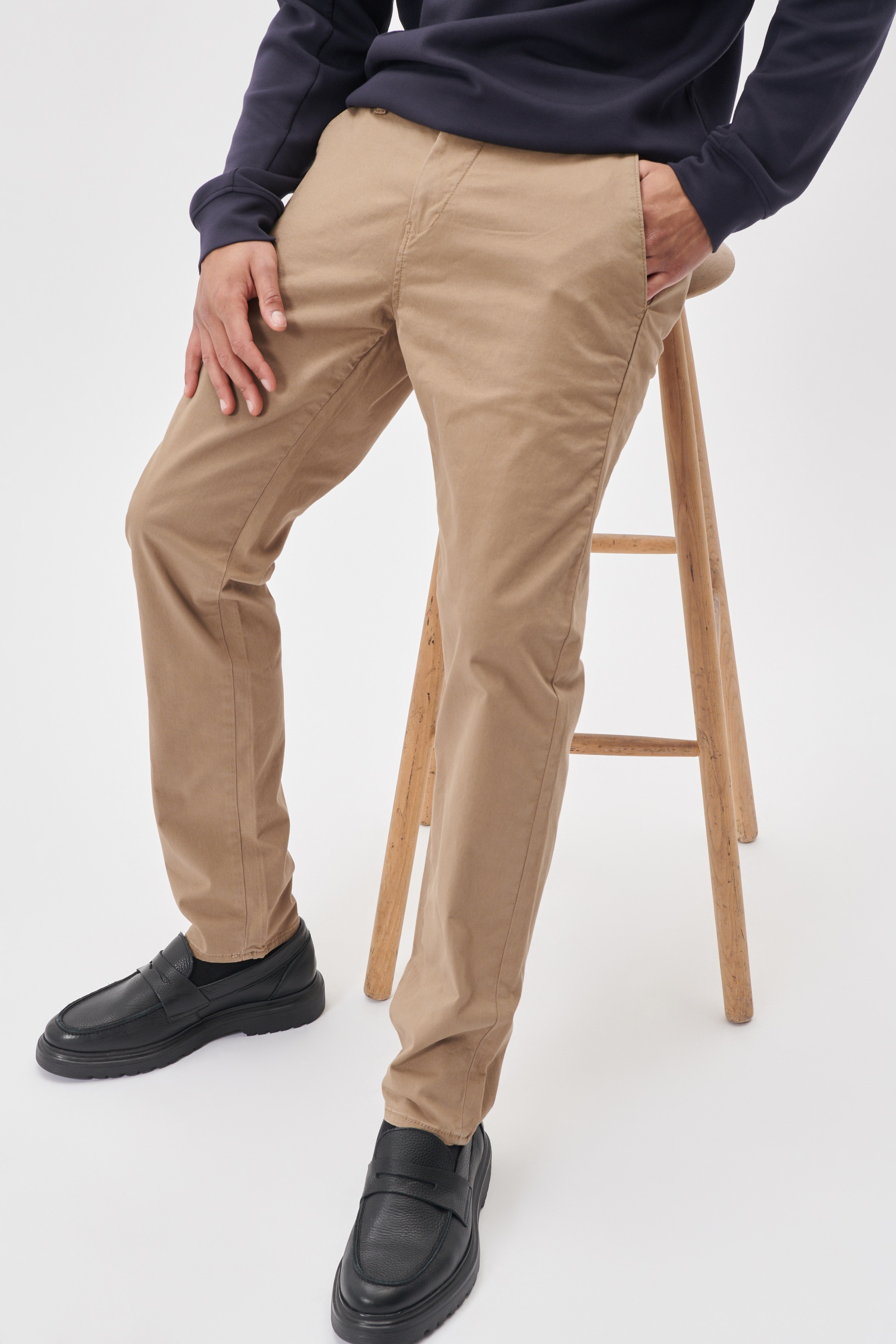 MABrent Trousers LOCATION NONE 30207455-171118