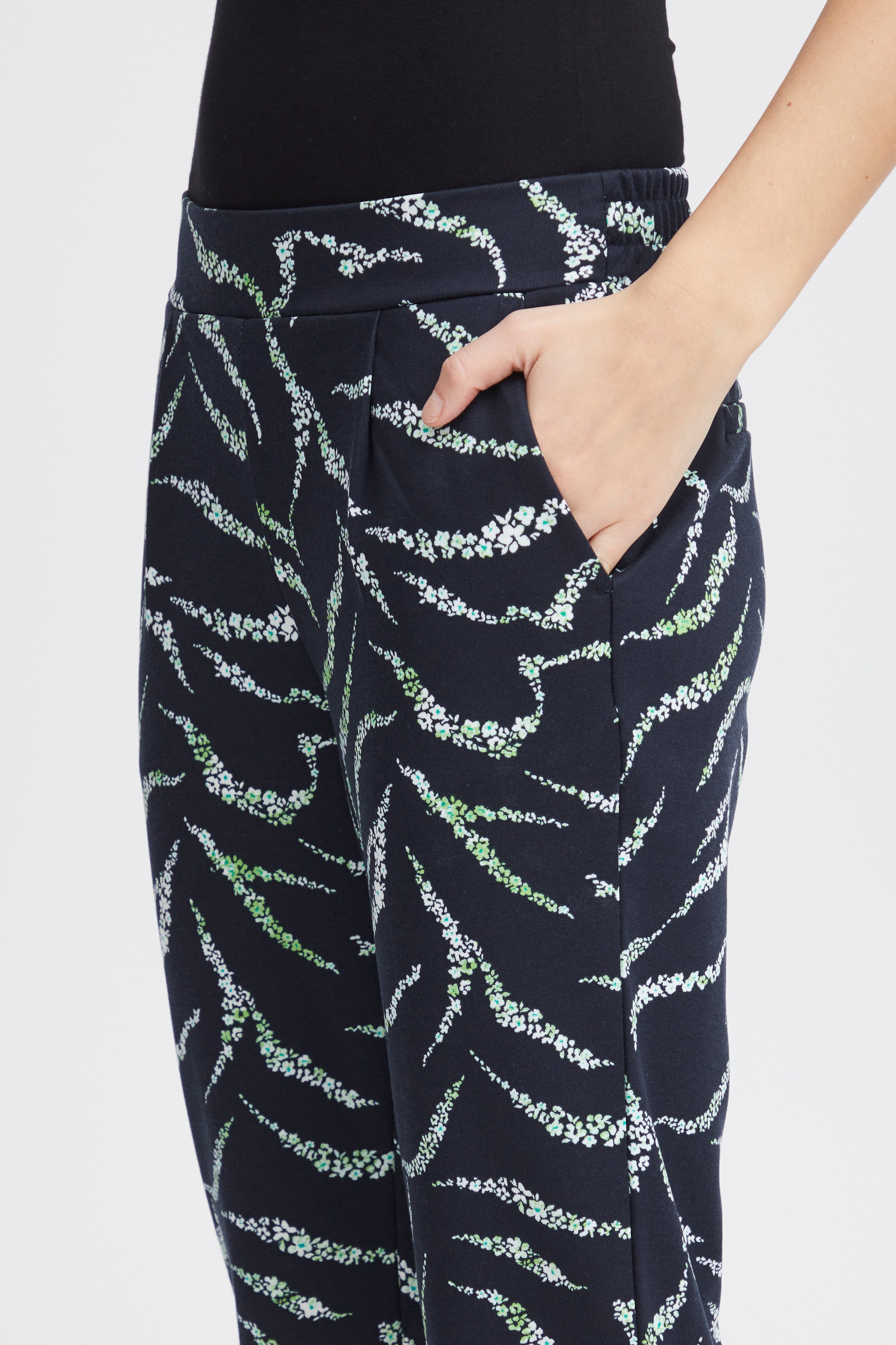 IHKATE Hose LOOKBOOK DETAIL 20120792-202811